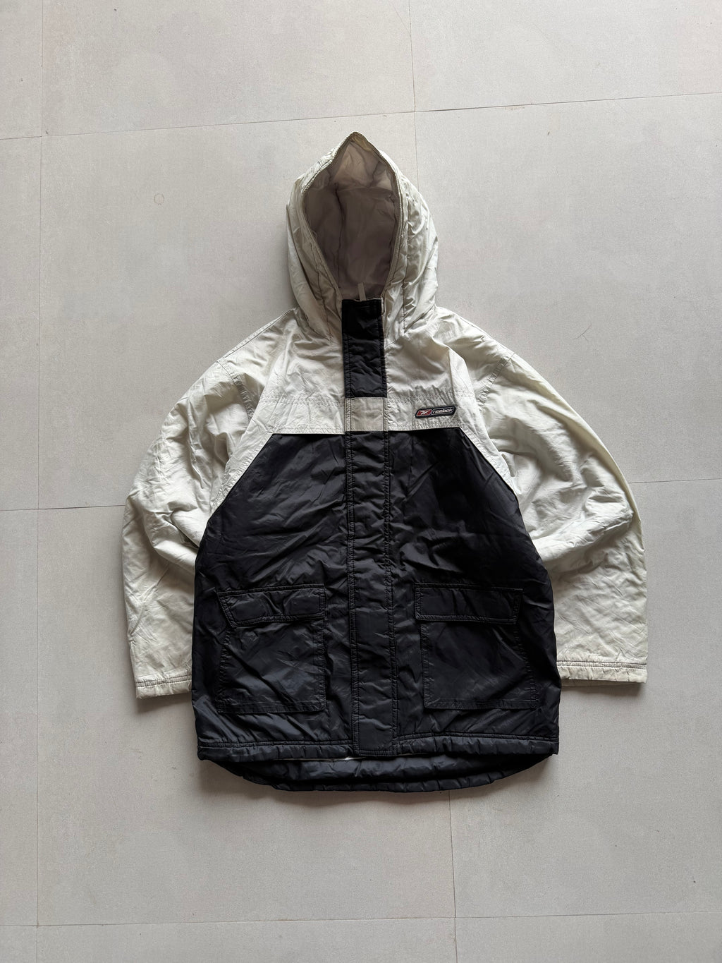 REEBOK PUFFER JACKET - M