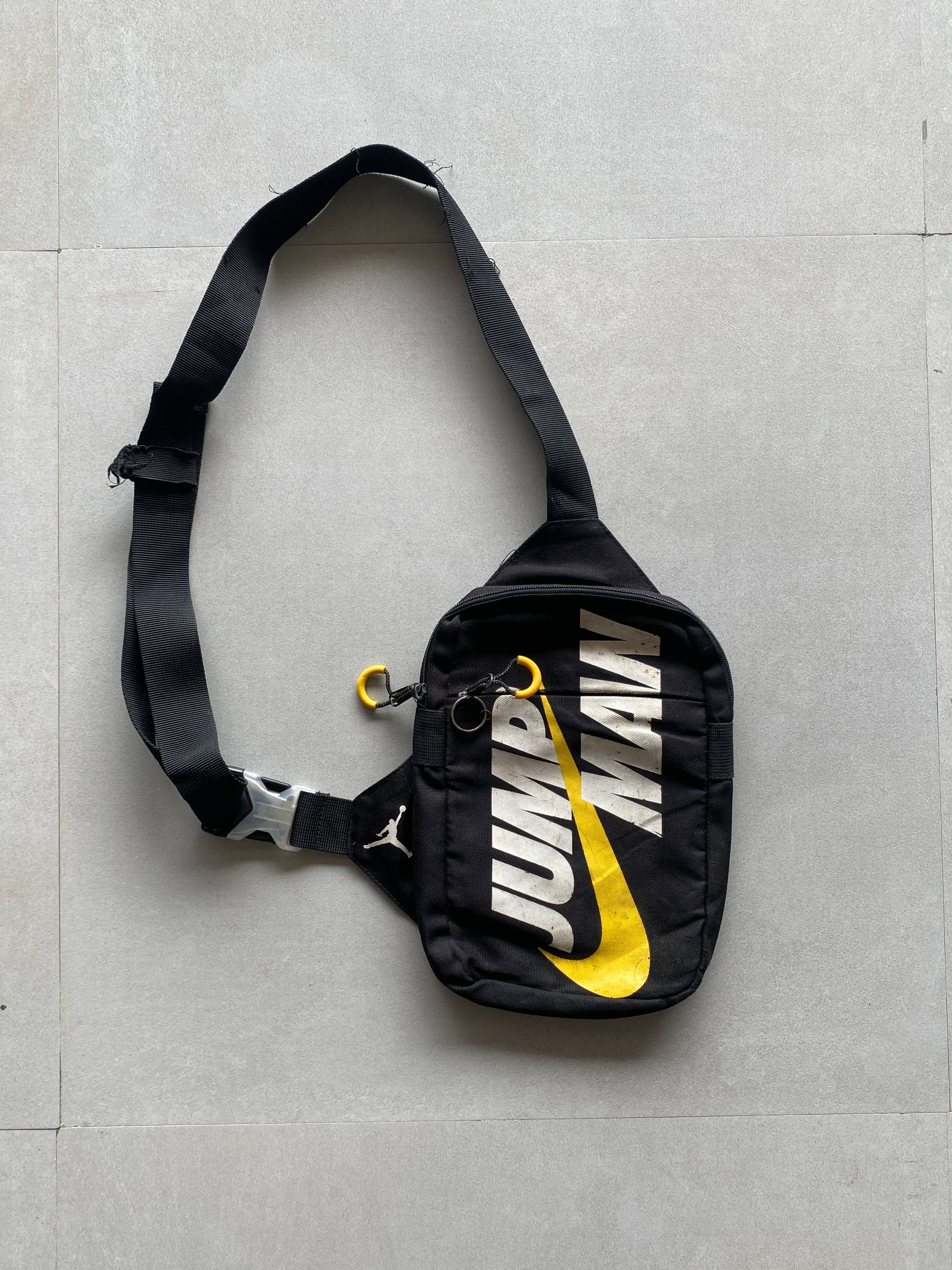 NIKE JORDAN CROSS BODY SLING BAG