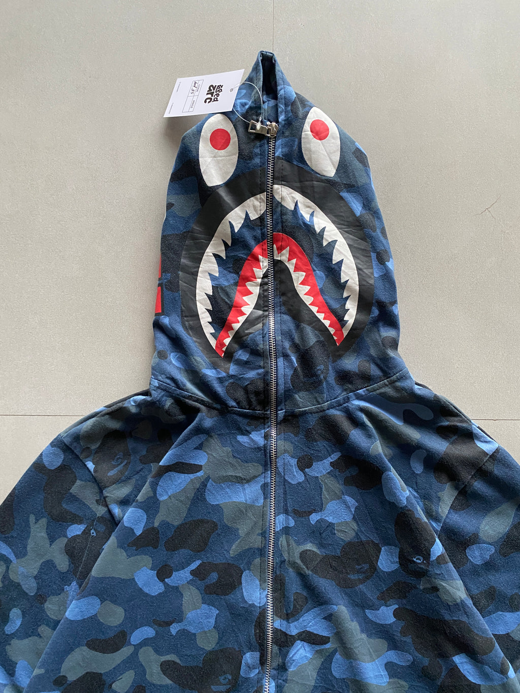 FULL ZIP SHARK HOODIE - M