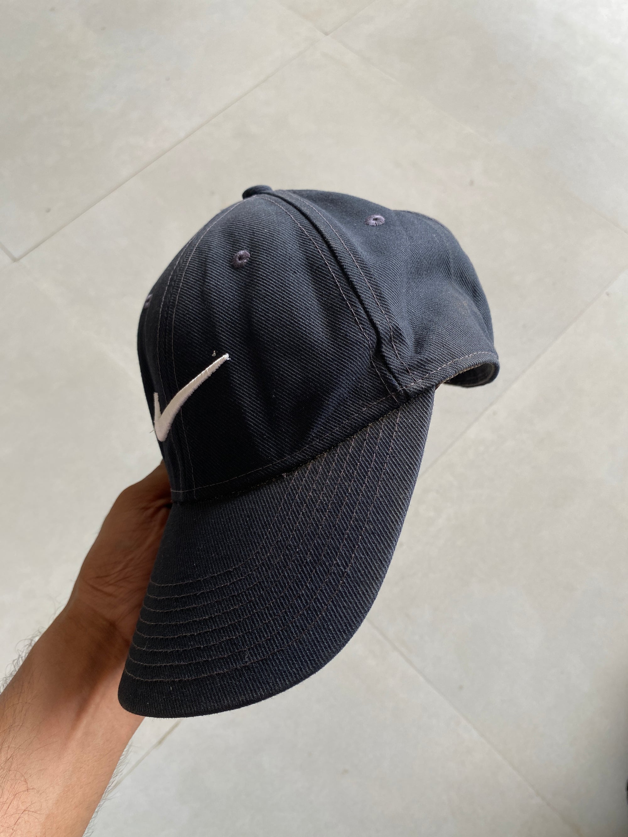VINTAGE NIKE CAP