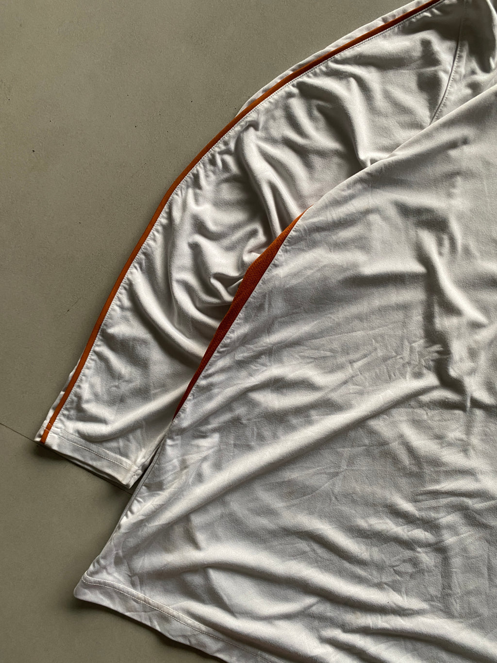 NIKE LONGHORNS UV PERFORMANCE TEE - S