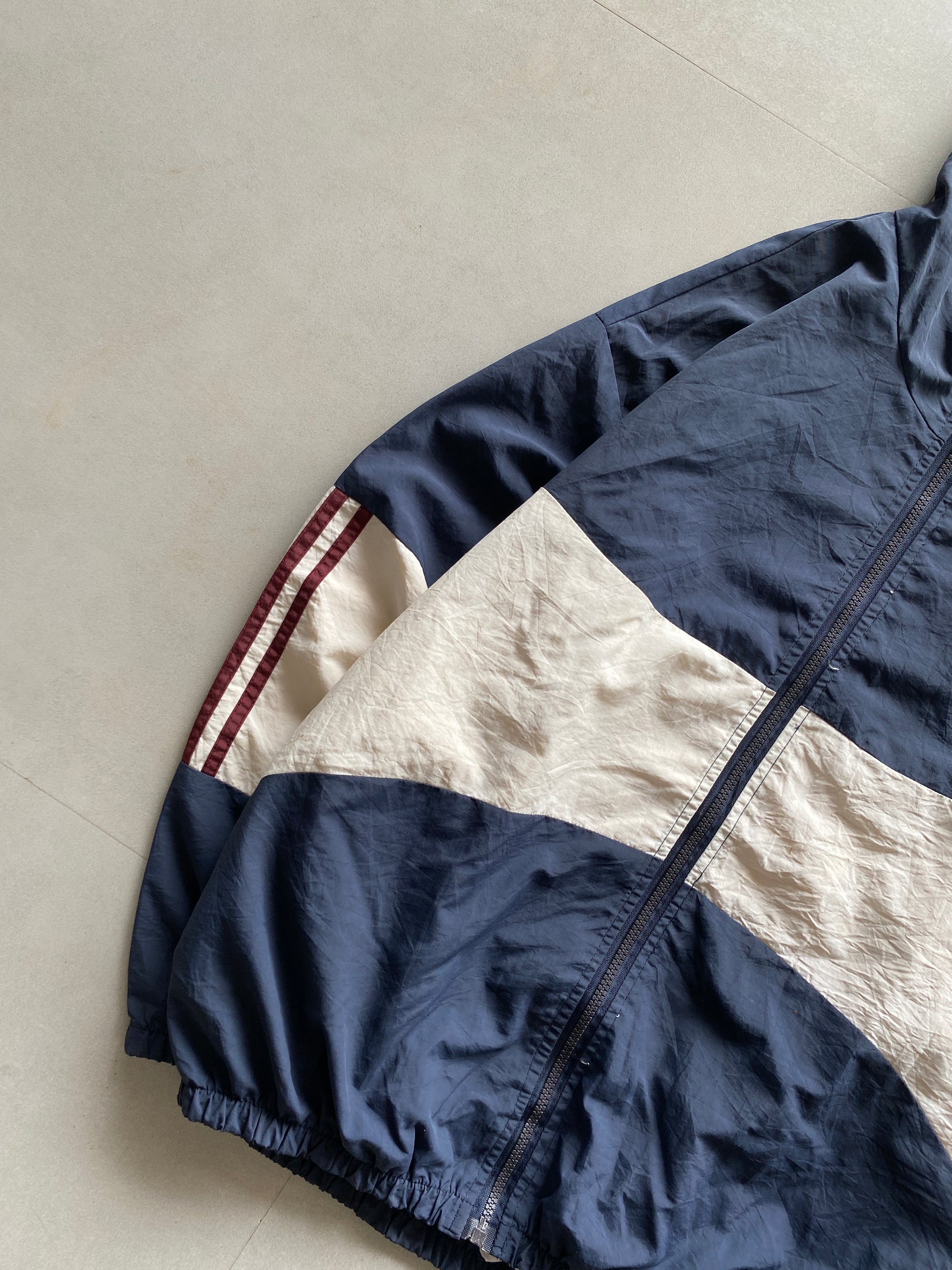 VINTAGE ADIDAS JACKET - L