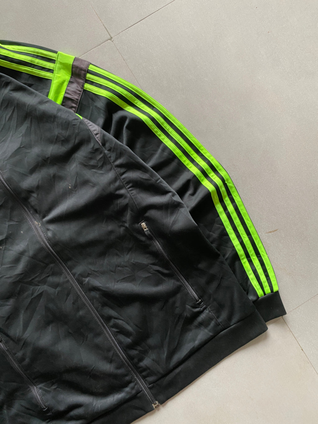 ADIDAS STRIPED JACKET - M