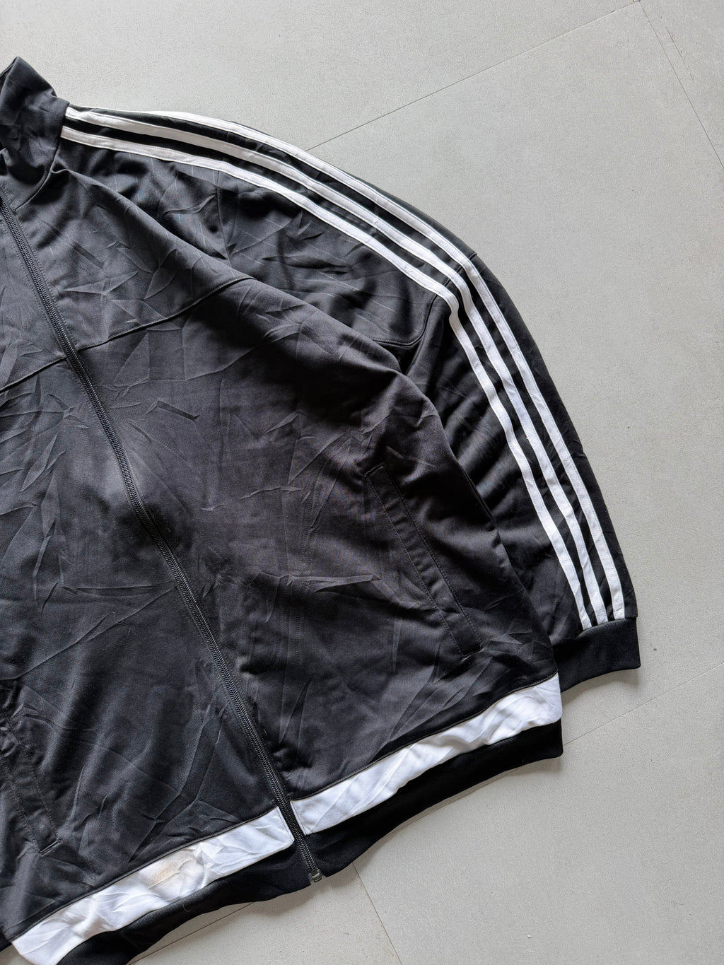 ADIDAS STRIPED JACKET - M