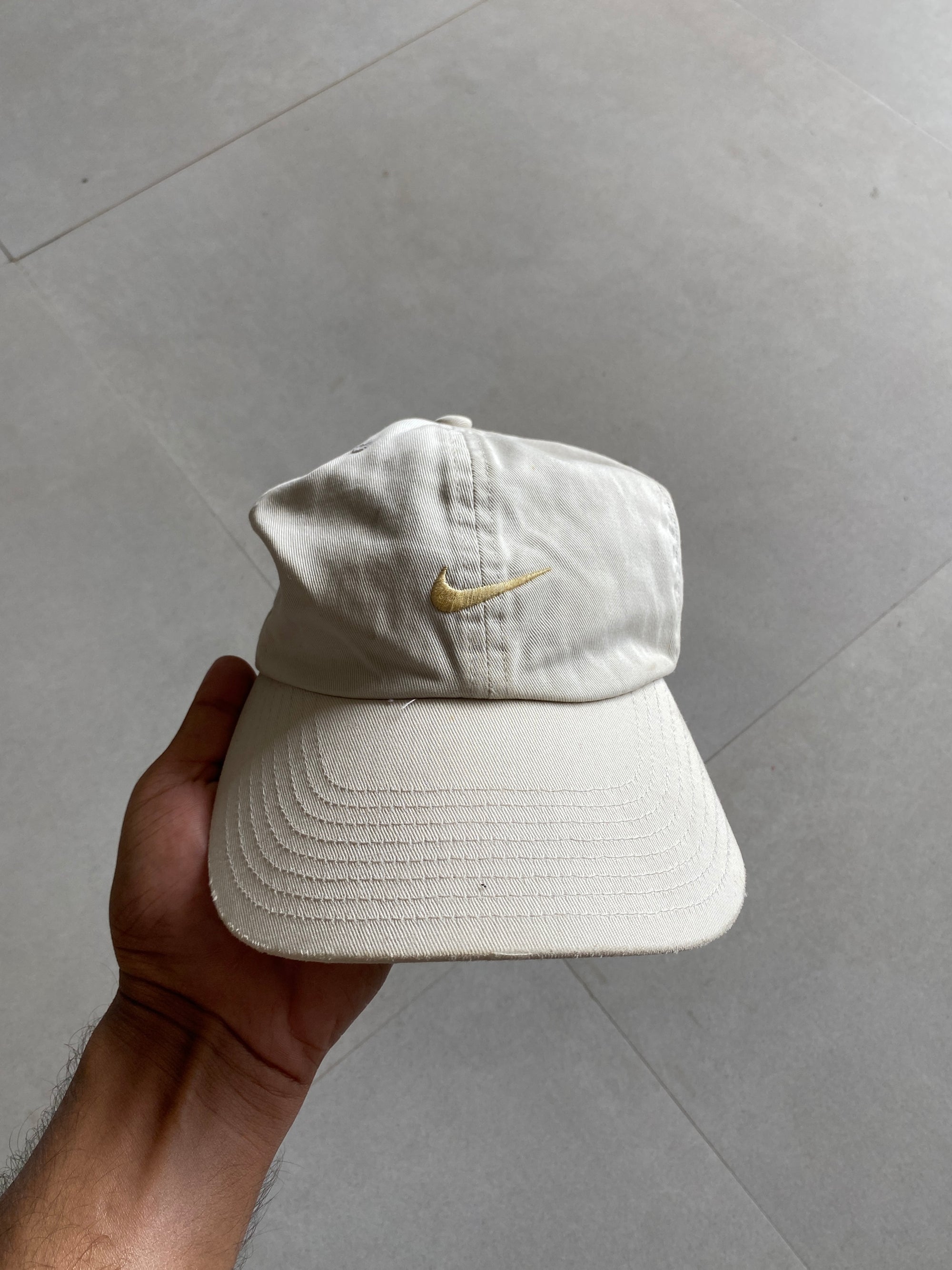 NIKE WHITE CAP