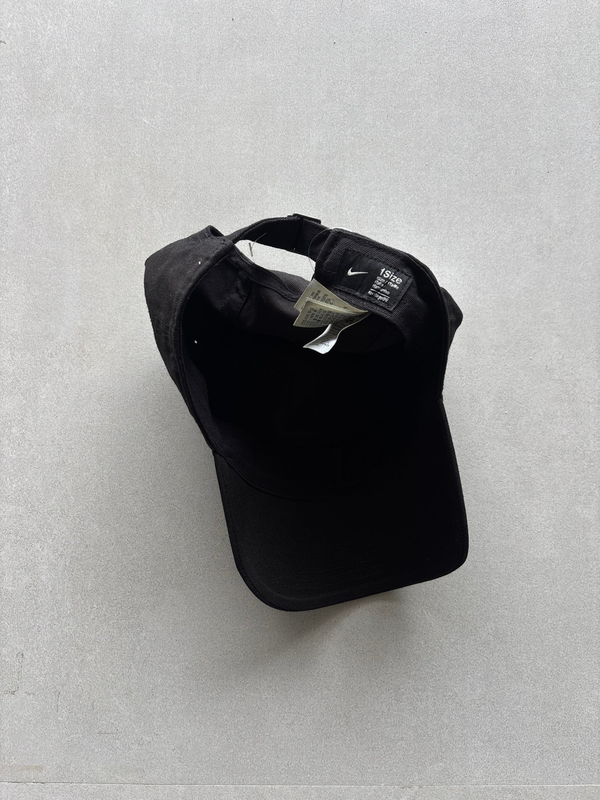 NIKE BLACK CAP