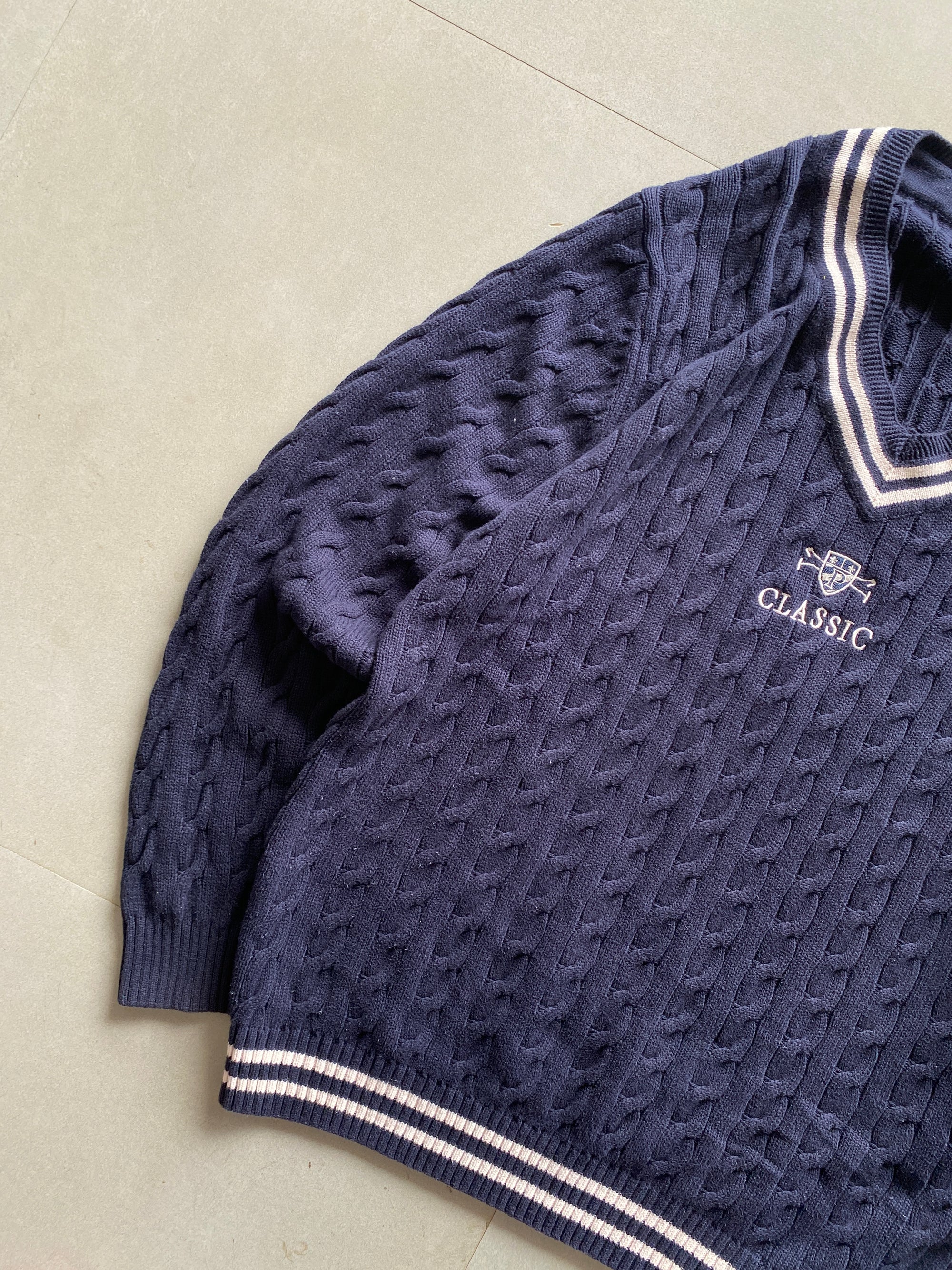 RALPH LAUREN CABLE KNIT SWEATER - L