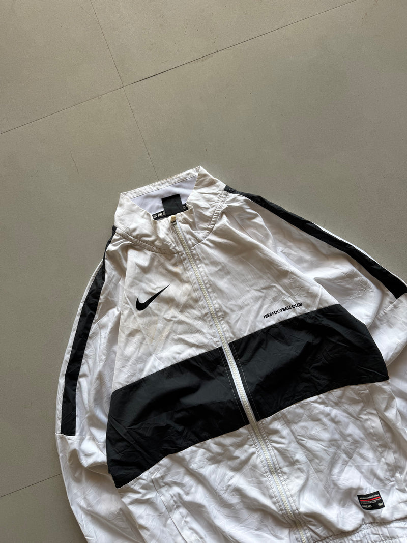 VINTAGE NIKE JACKET - M