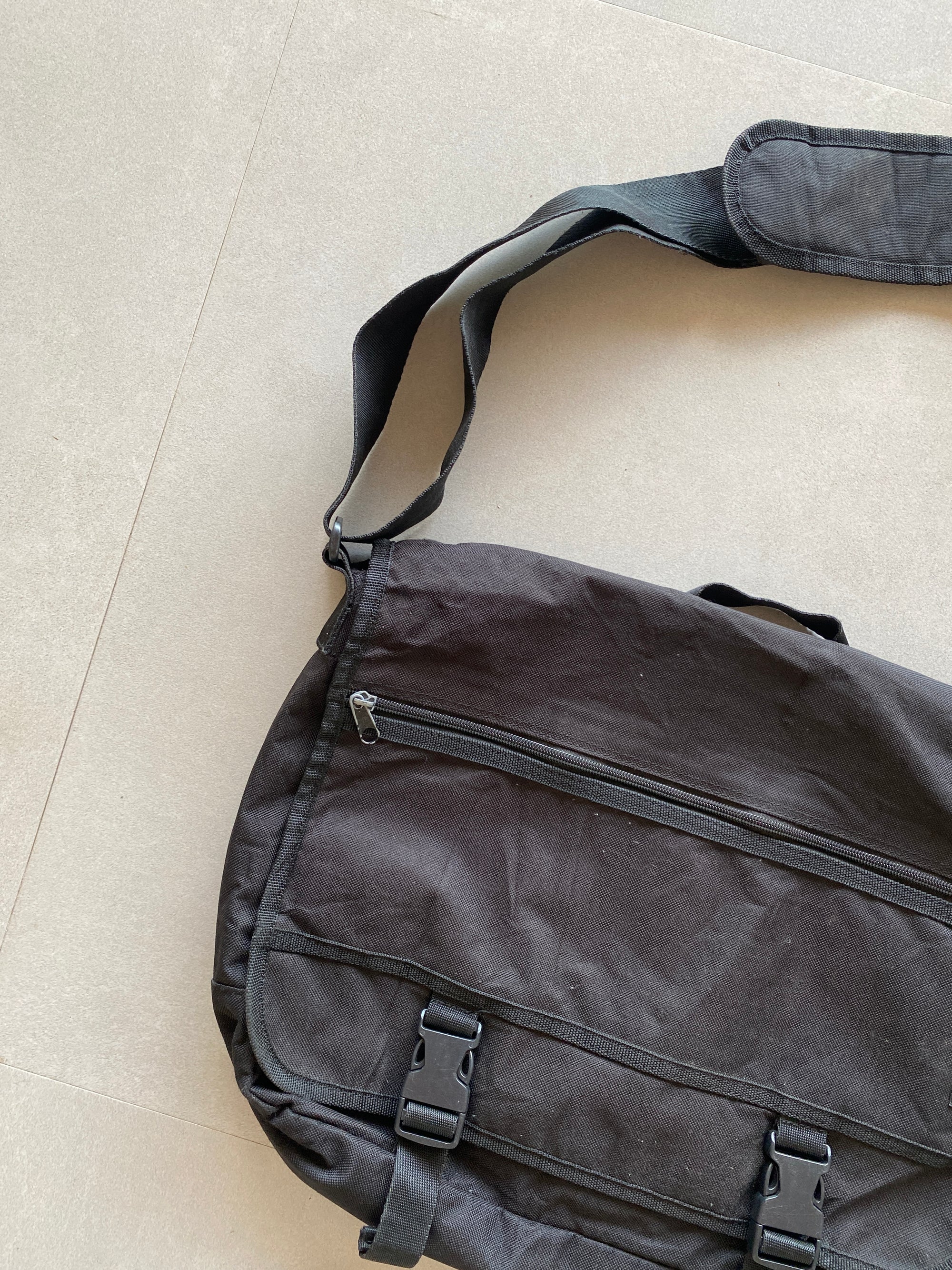 NNXX SIDE BAG