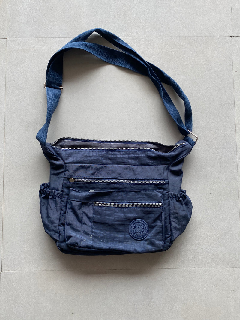 LIAN XIAN NU SLING BAG