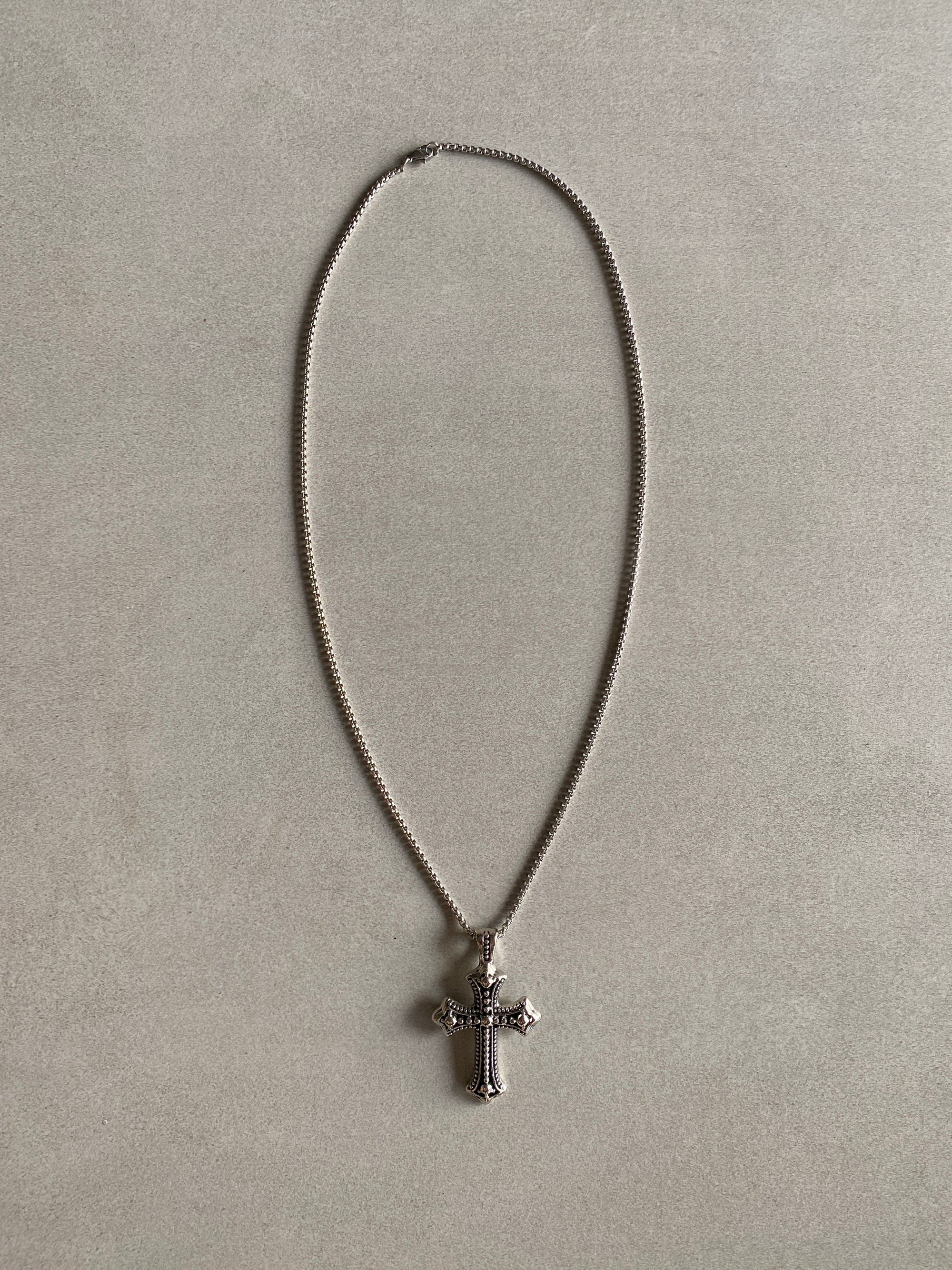 GOTHIC CROSS PENDANT CHAIN