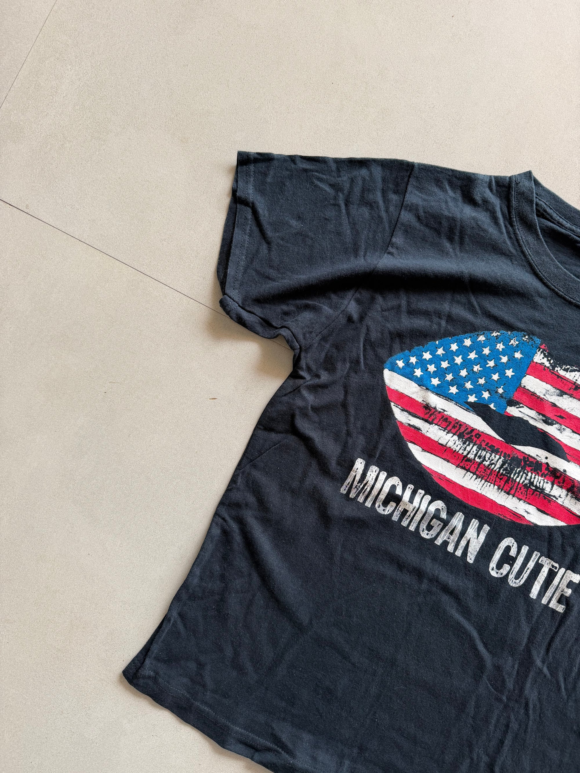 GILDAN MICHIGAN CUTIE TEE - XS