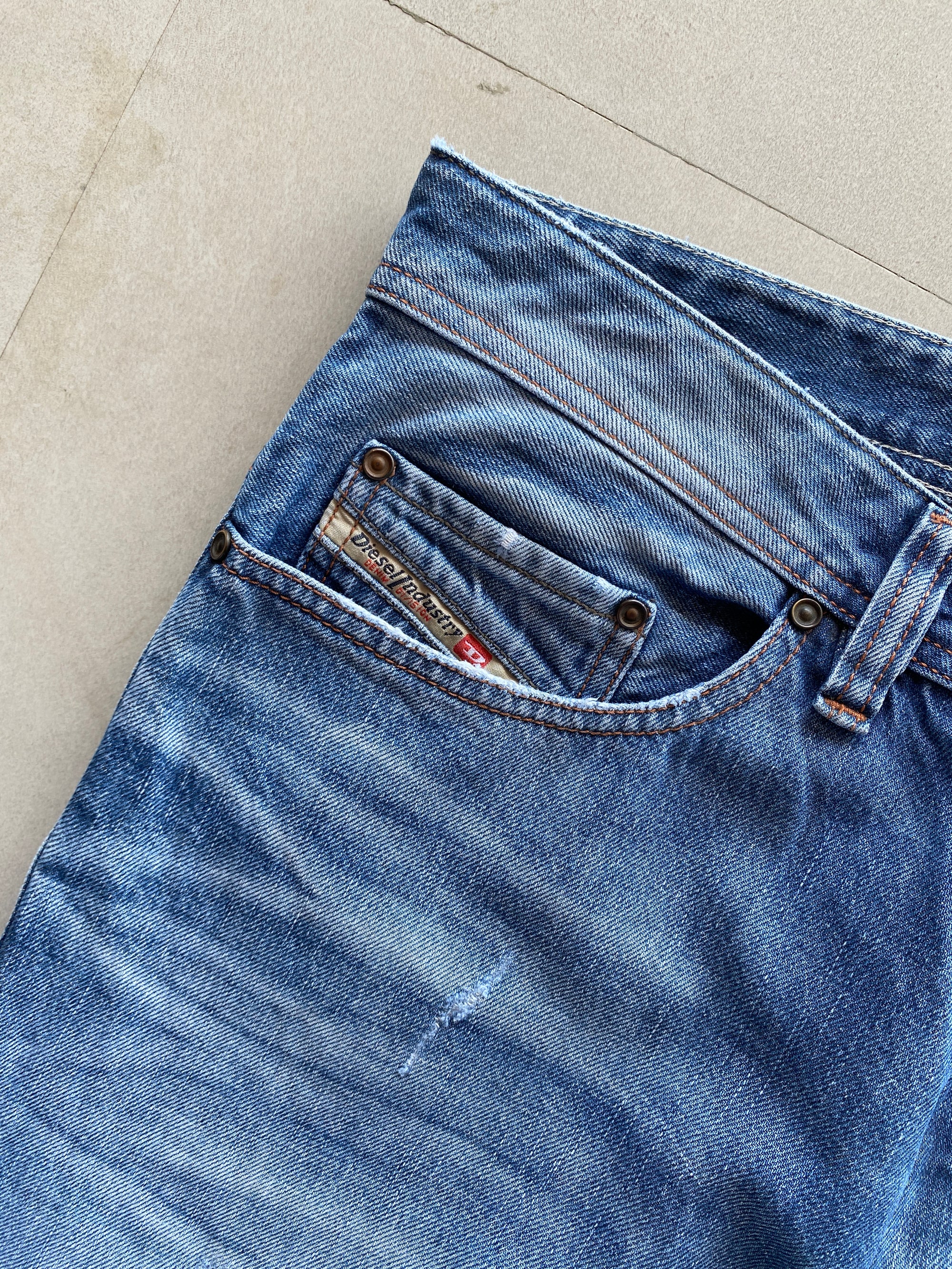 STRIGHT FIT DENIM - XL