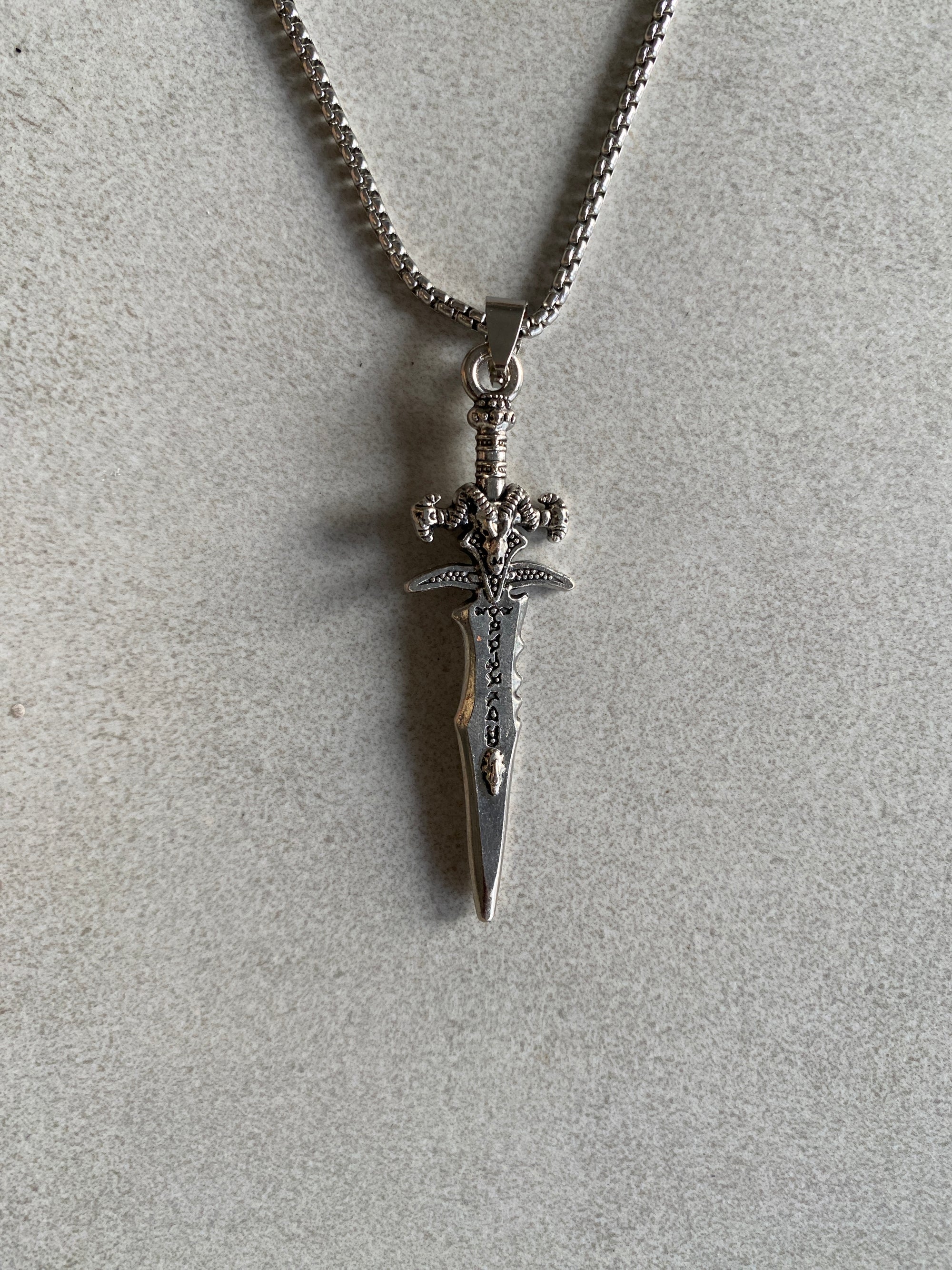 GOTHIC SWORD PENDANT CHAIN