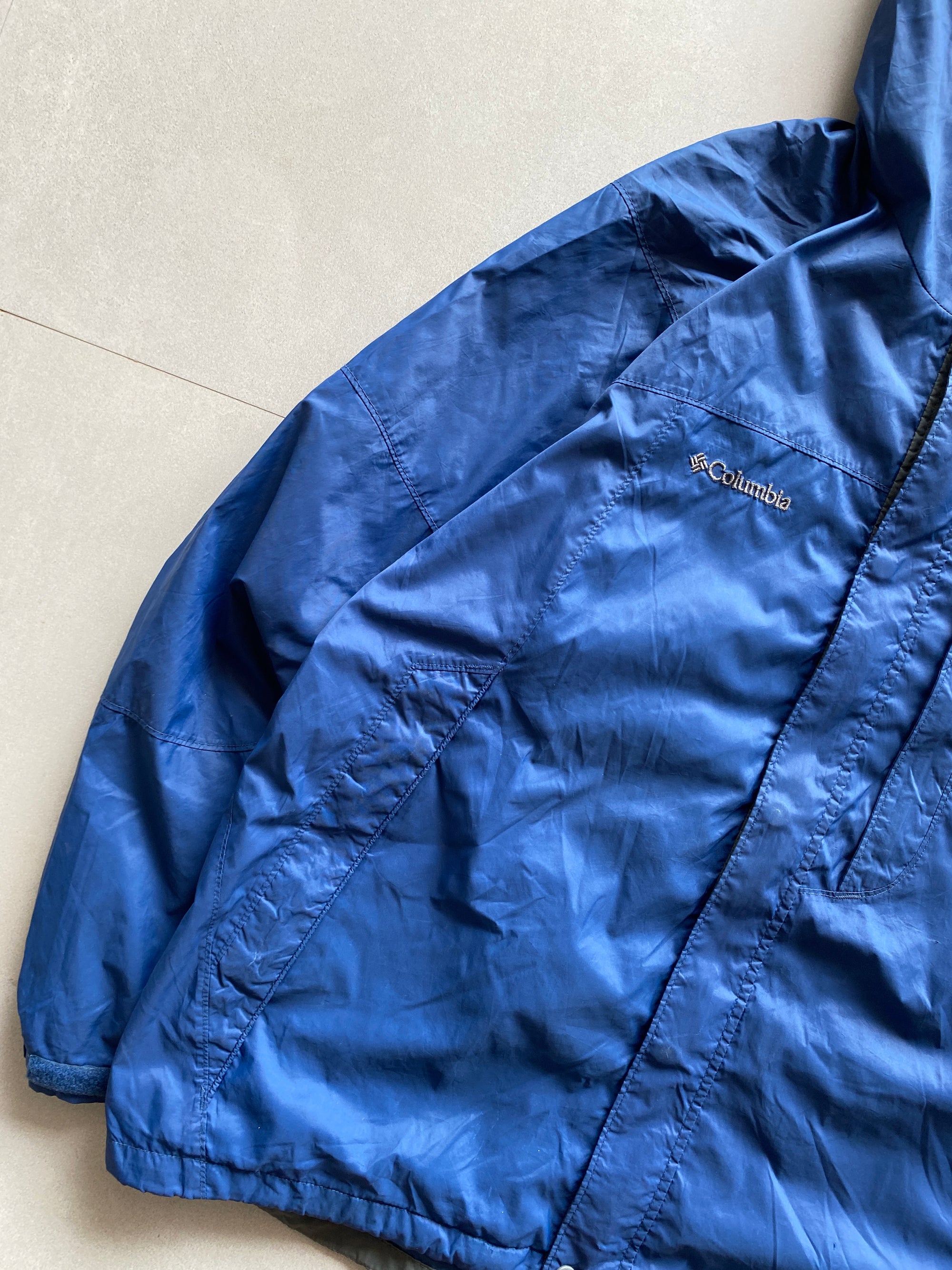COLUMBIA HOODED TREKKING JACKET - XL