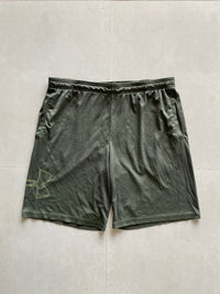UNDER ARMOUR SHORTS - L
