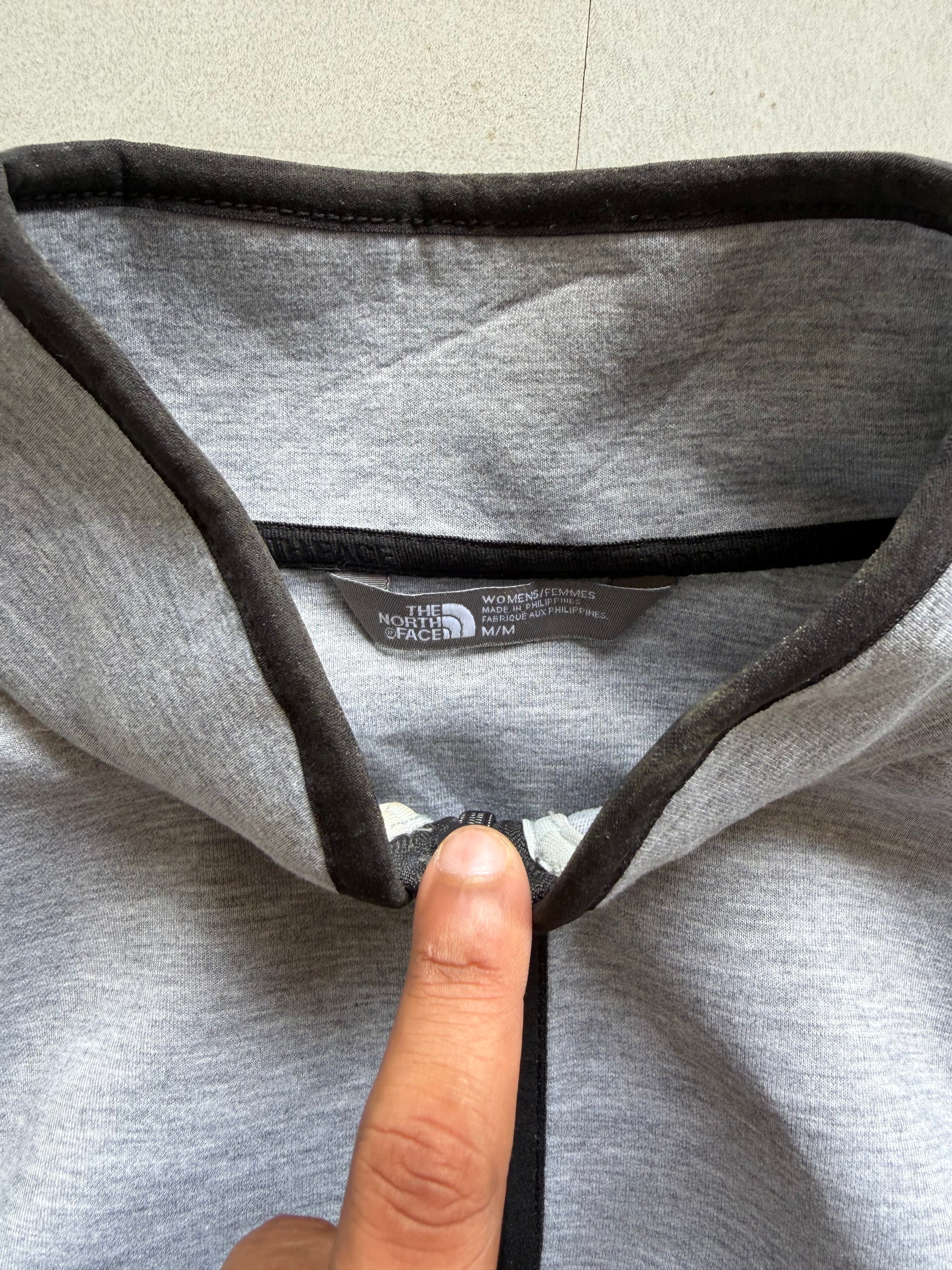THE NORTH FACE TECH JACKET - S
