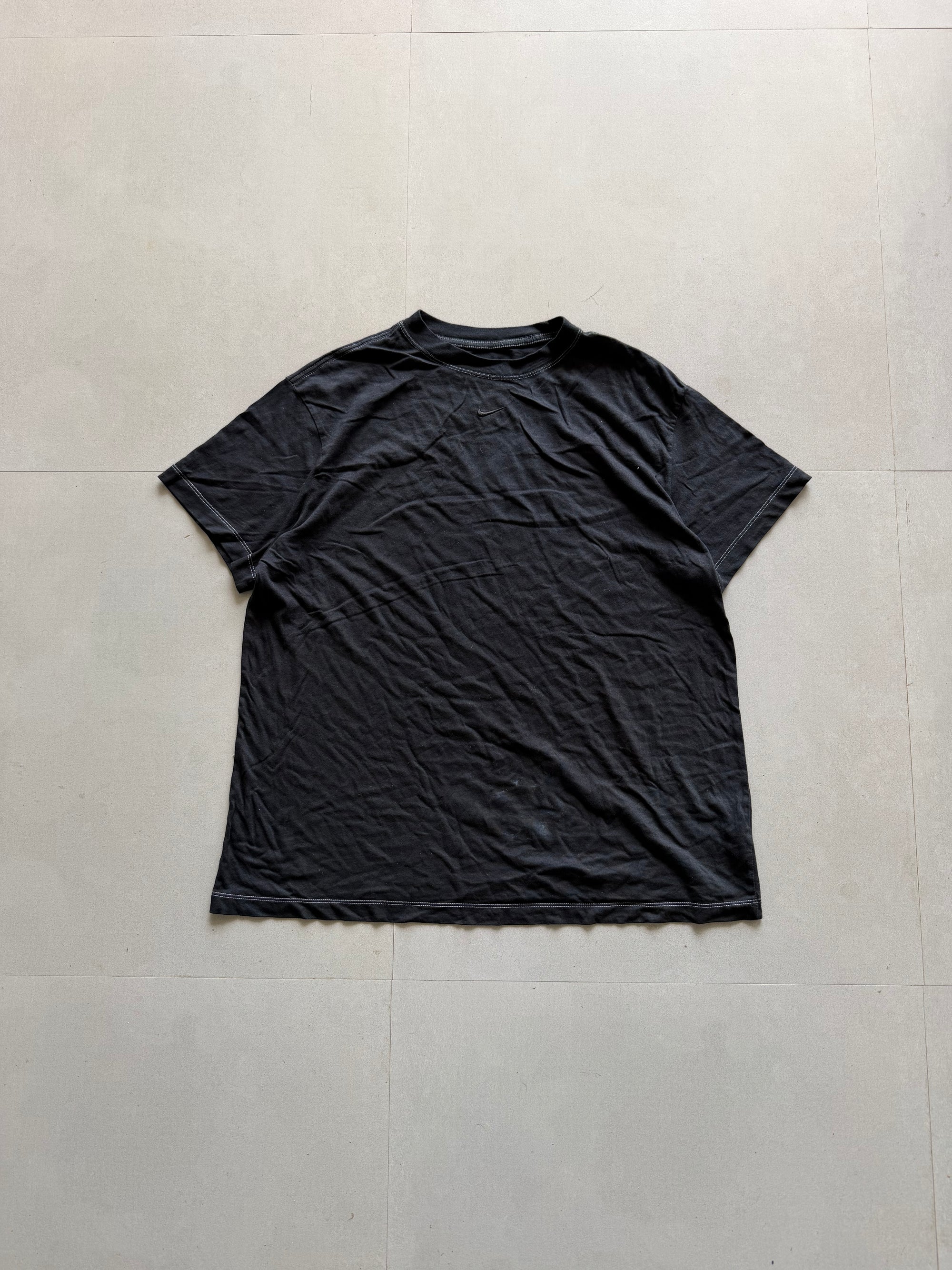 NIKE CENTRE SWOOSH TEE - XL