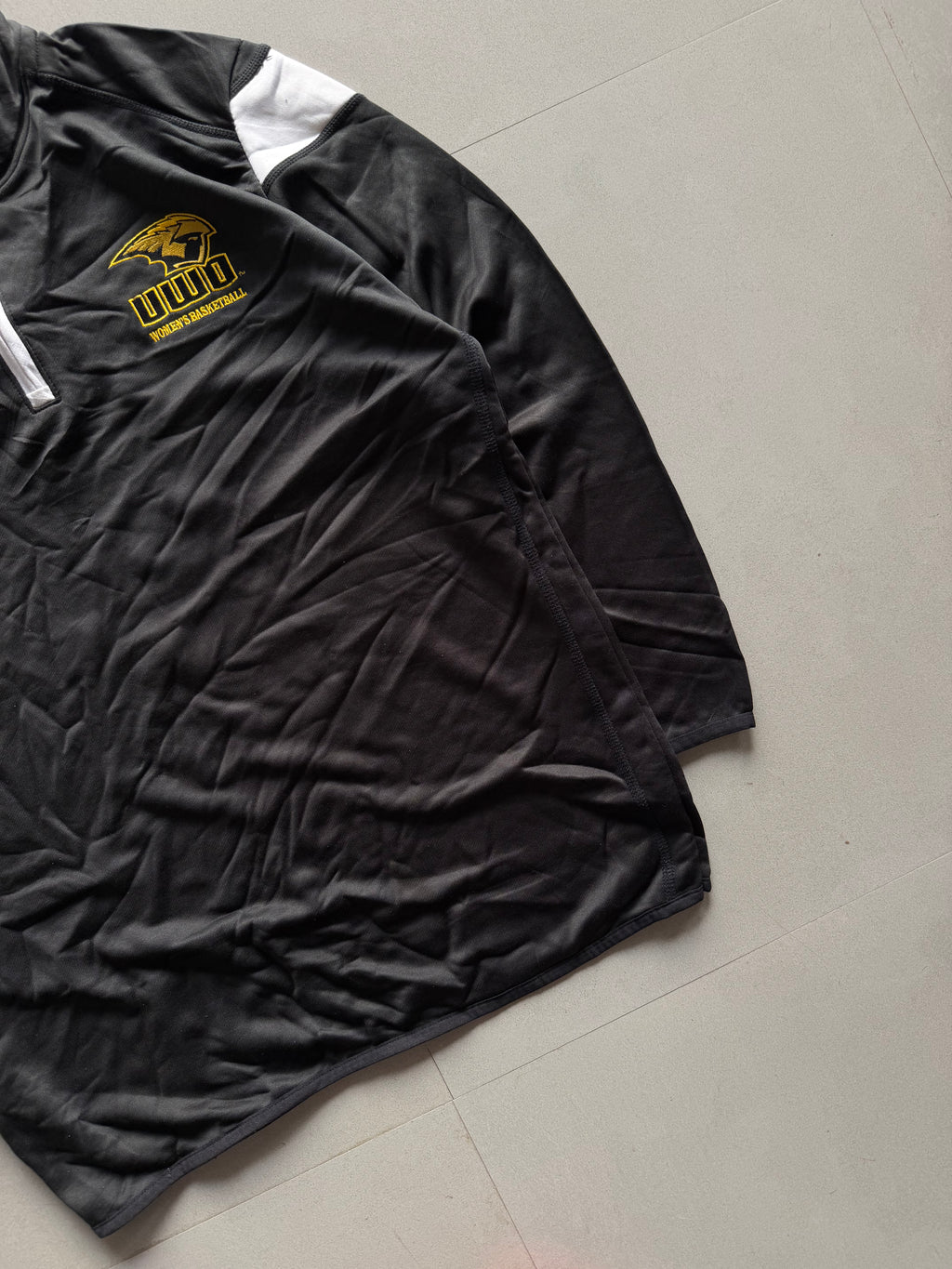 ADIDAD QUARTER ZIP JACKET - M