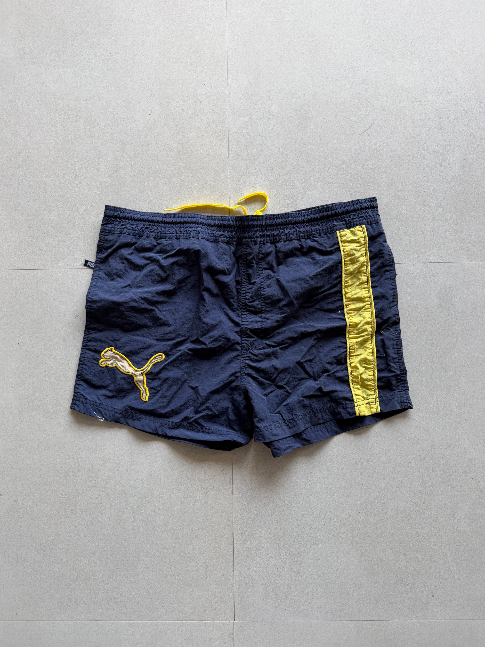 90S PUMA SHORTS - L