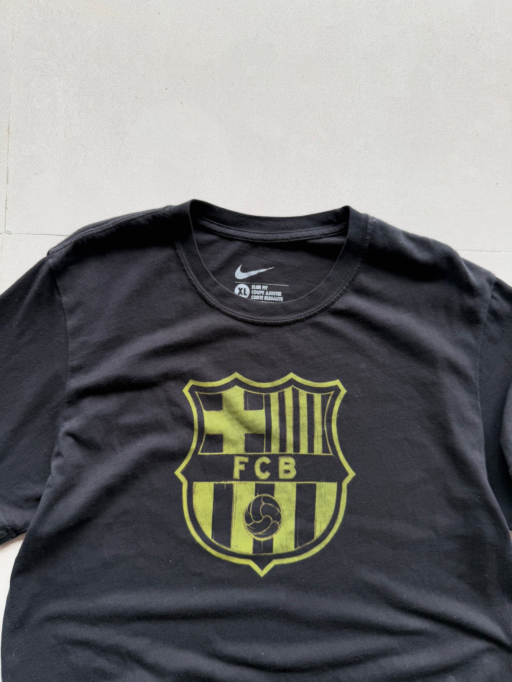 NIKE FCB LOGO PRINTED TEE - L