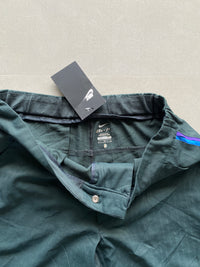 NIKE DRI-FIT SHORTS - M