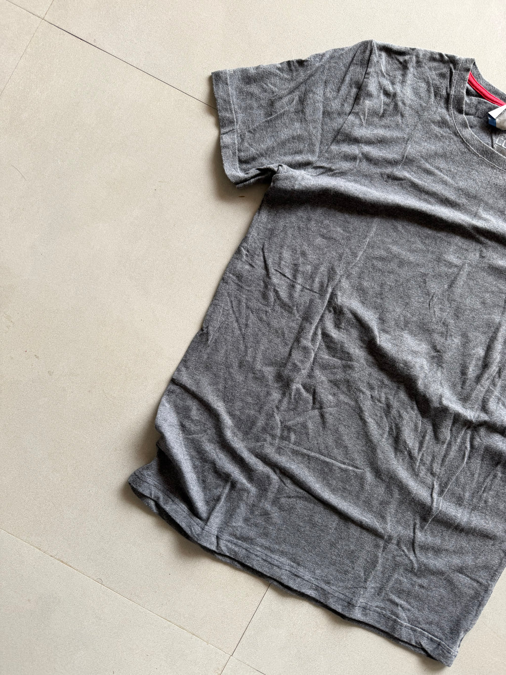 UNDER ARMOUR TEE - M
