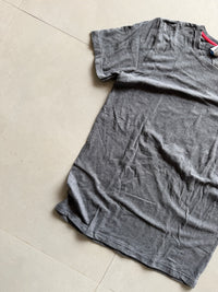 UNDER ARMOUR TEE - M