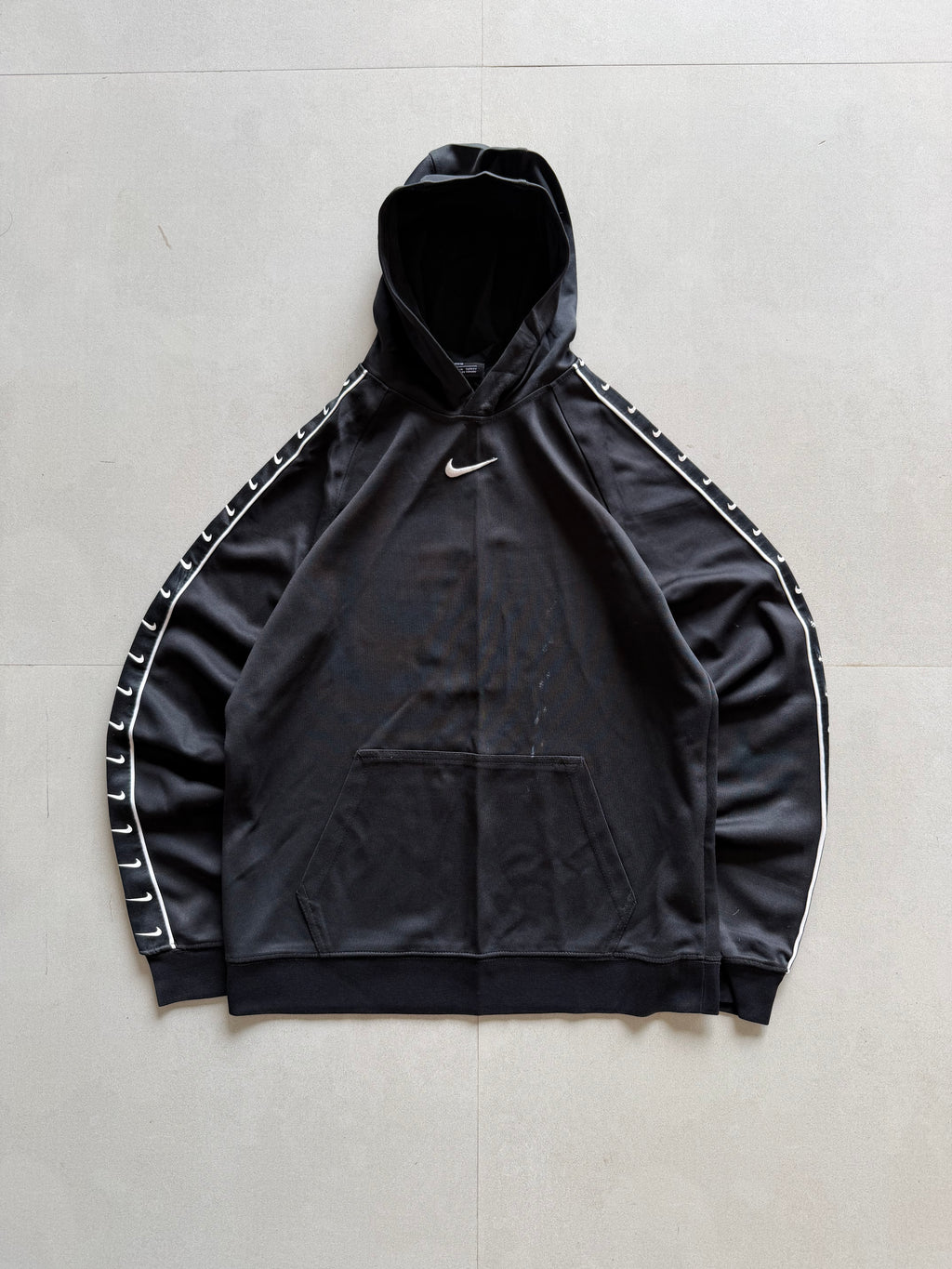 NIKE CENTRE SWOOSH HOODIE - XS