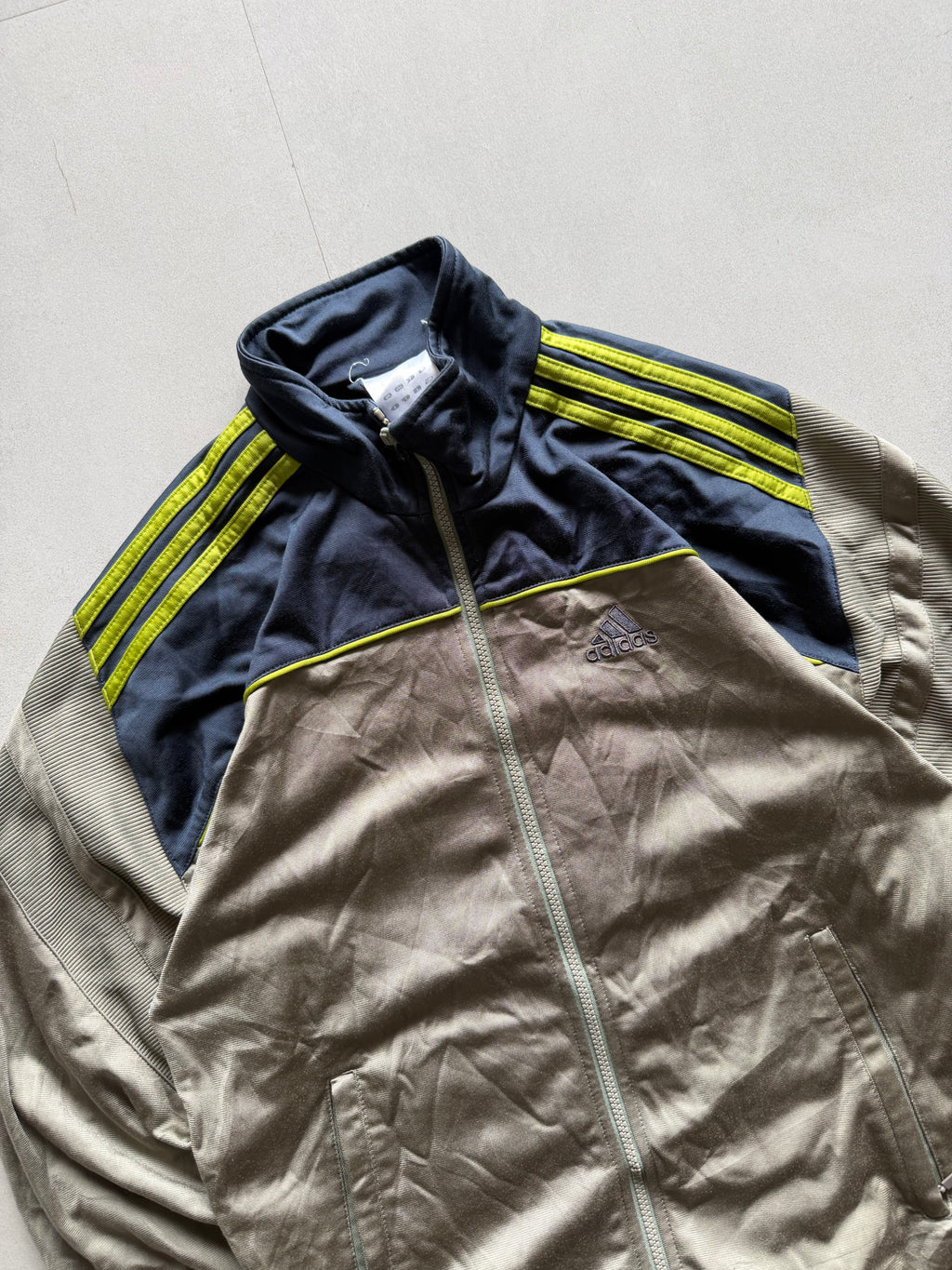 ADIDAS STRIPED JACKET - M