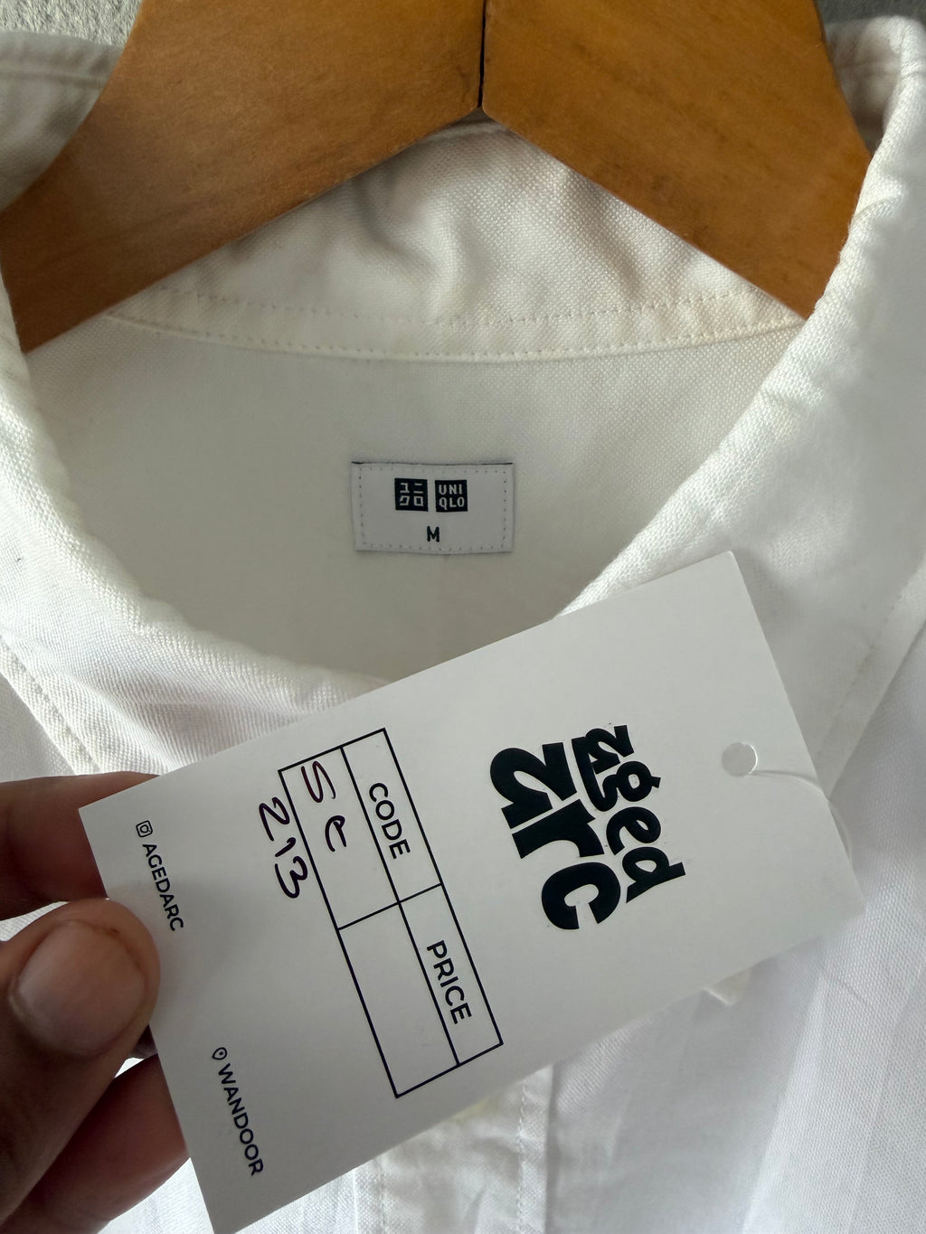 UNIQLO BASIC SHIRT ST213 - M