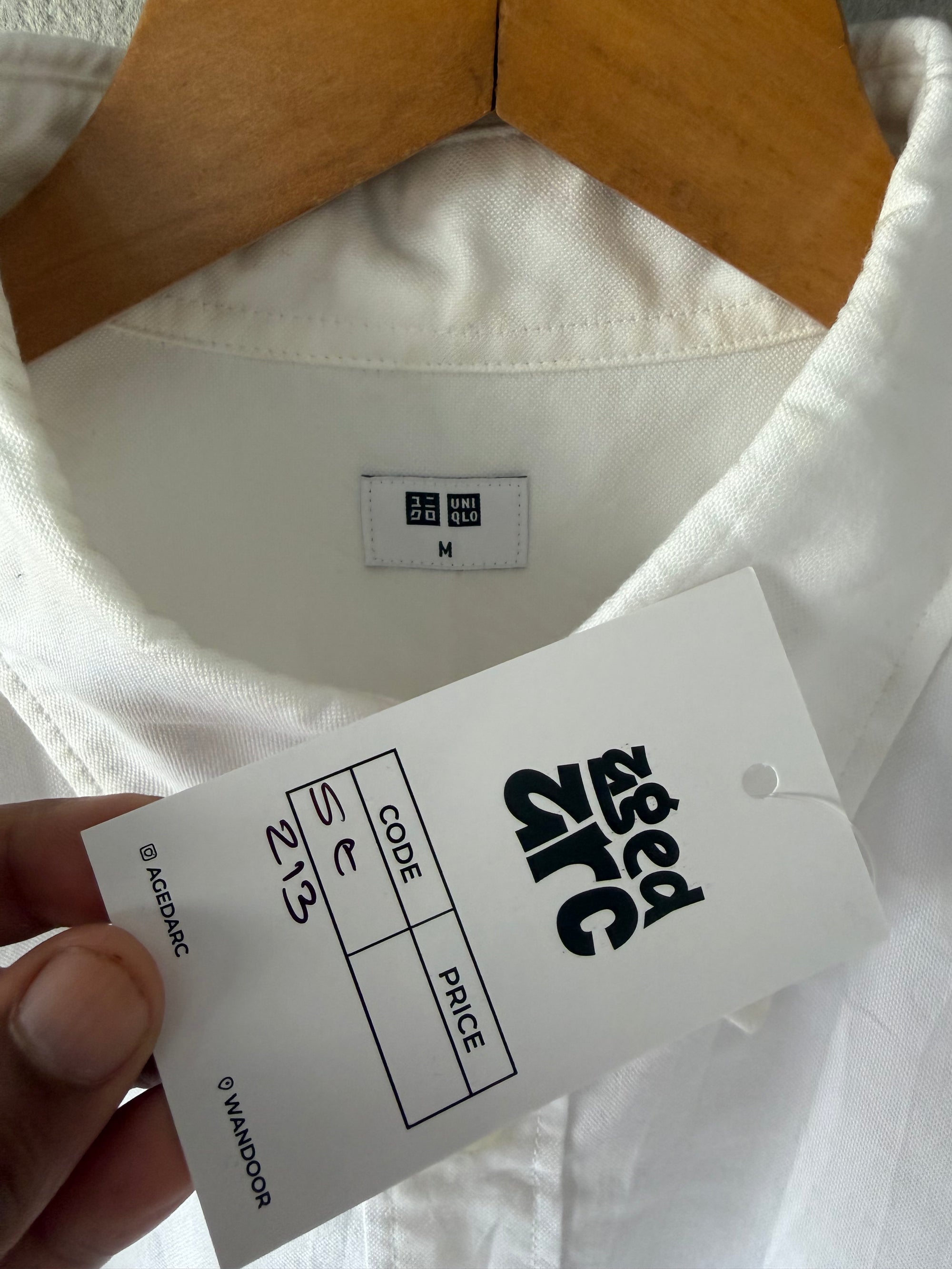UNIQLO BASIC SHIRT ST213 - M