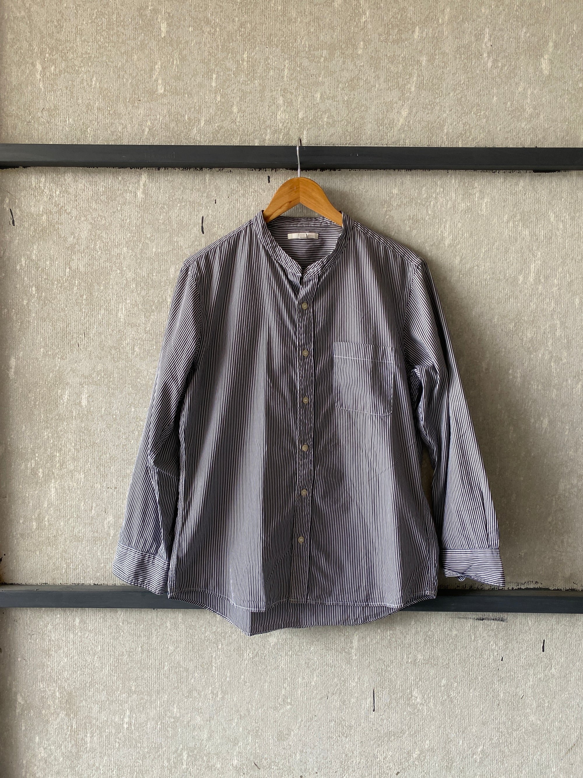 UNIQLO STRIPED SHIRT - M