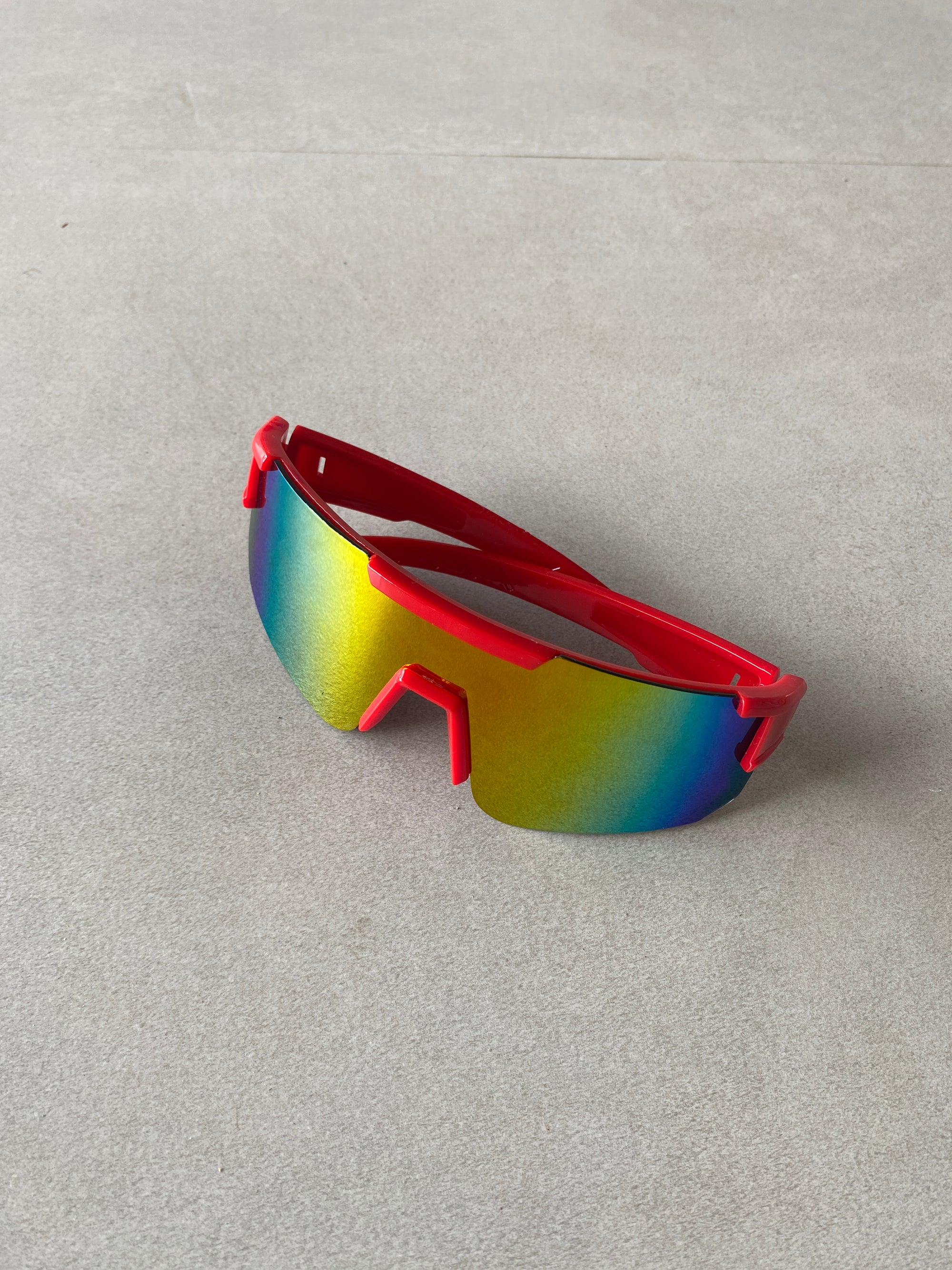 UV PROTECTED SPORTS GOGGLES