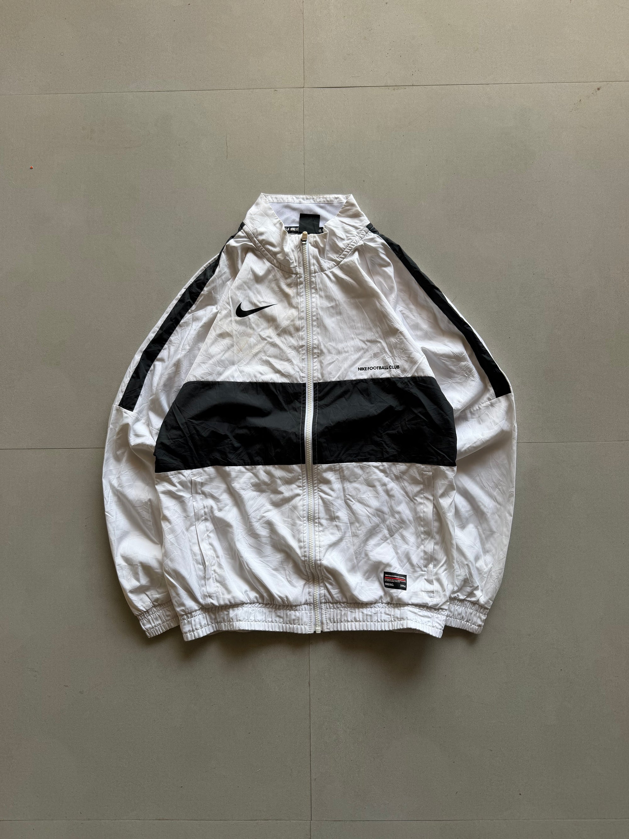 VINTAGE NIKE JACKET - M