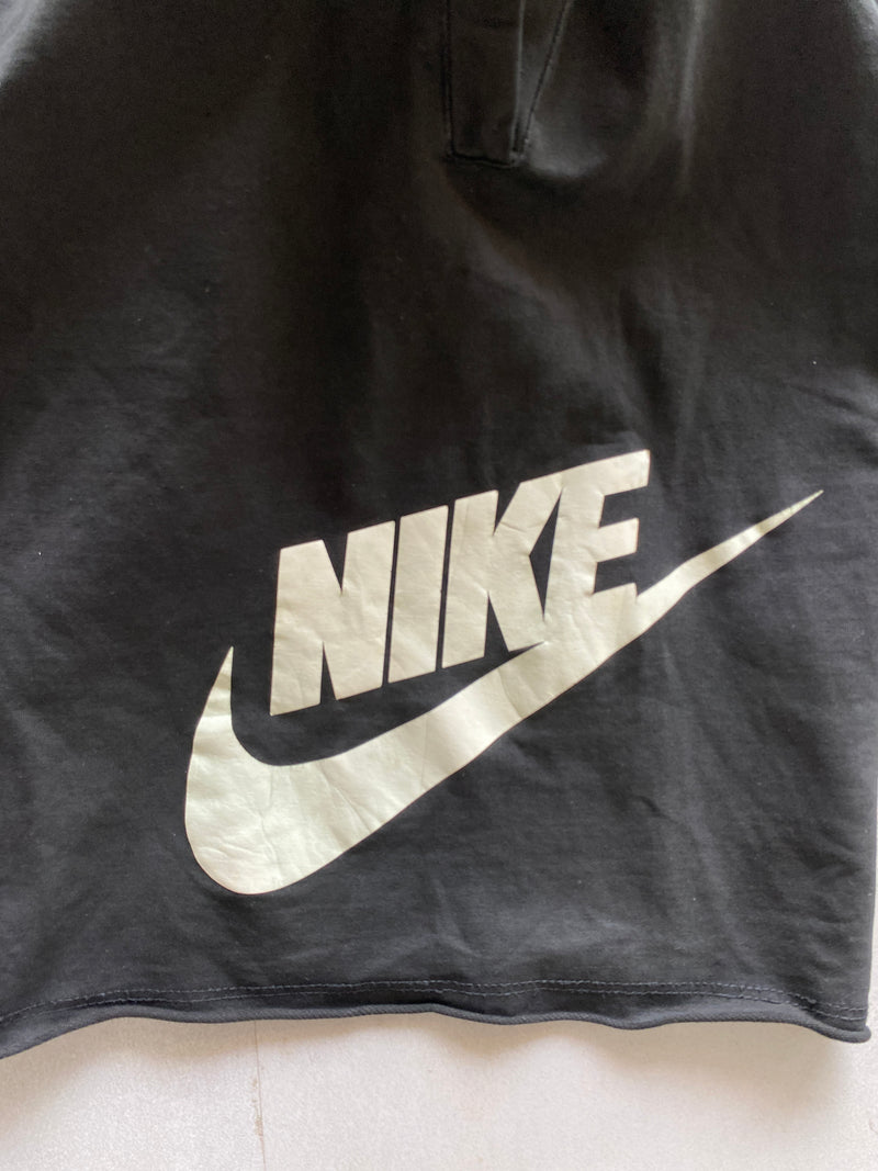 NIKE BIG LOGO SHORTS - S