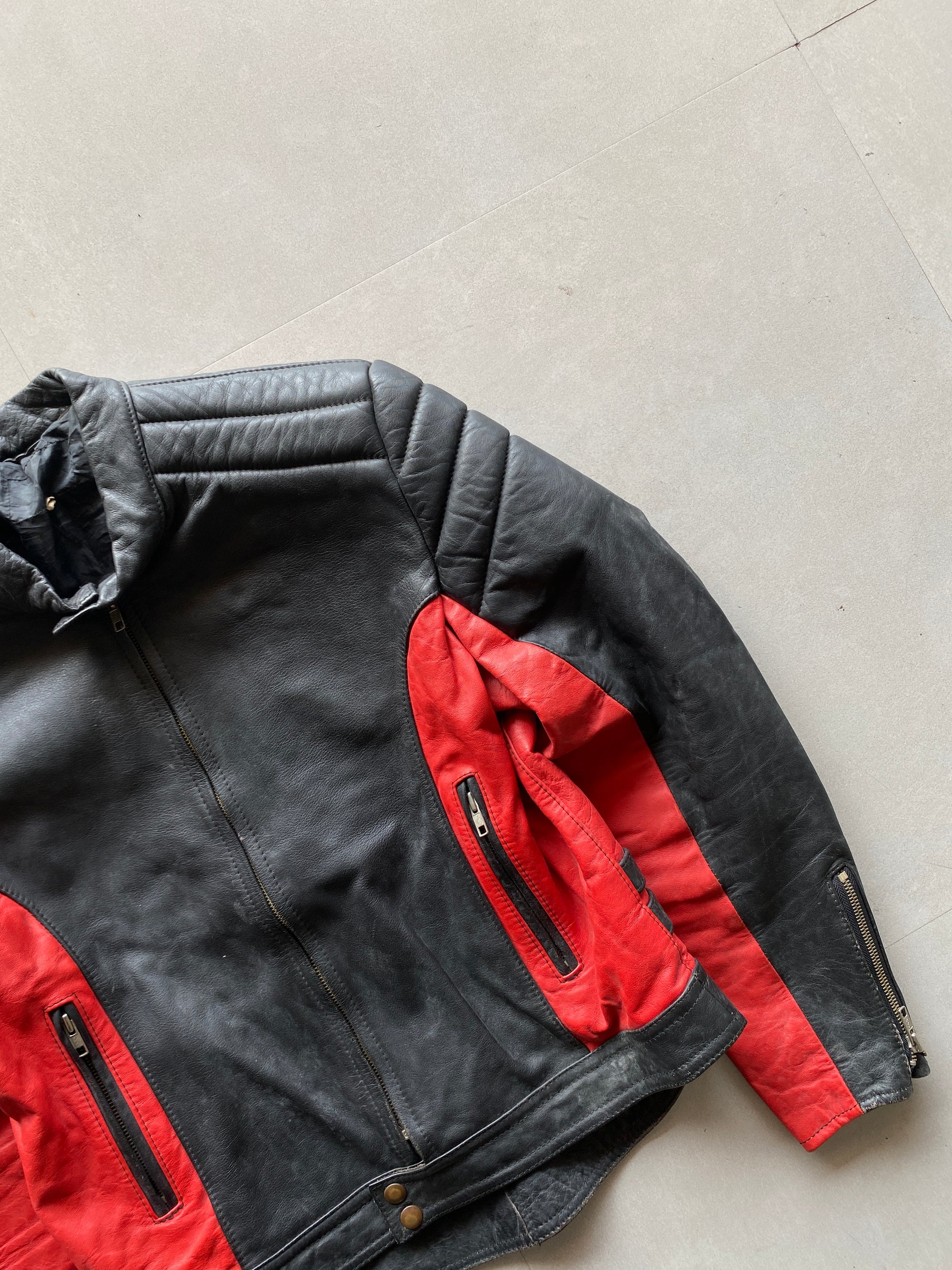 VINTAGE BIKER LEATHER JACKET - M