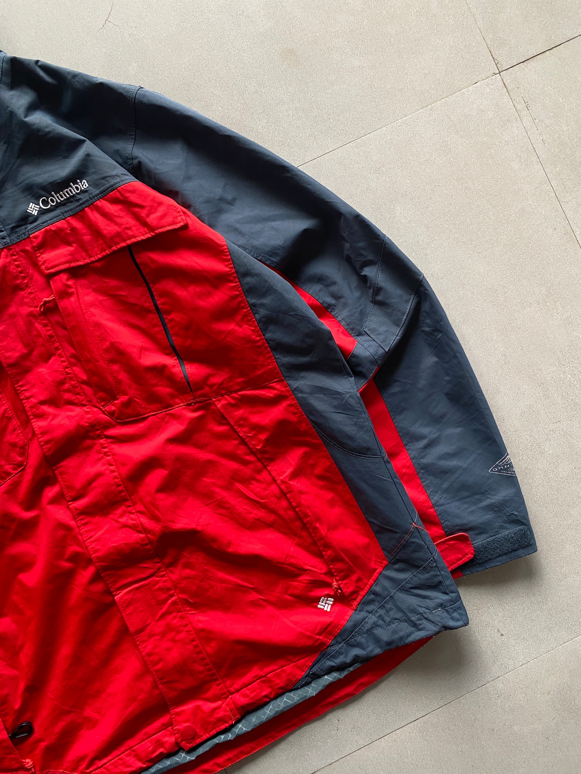 COLUMBIA HOODED TREKKING JACKET - XL