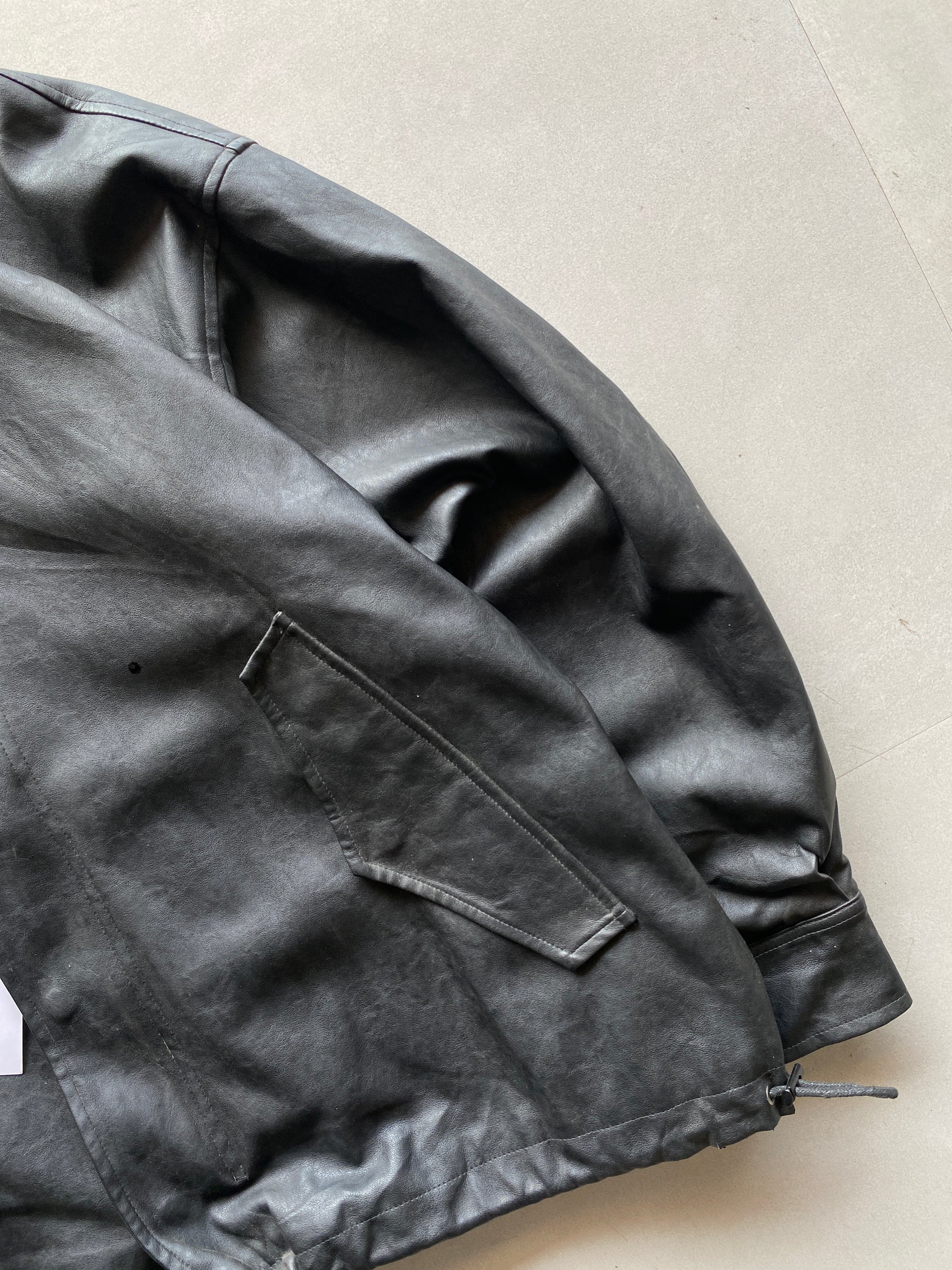 VINTAGE LEATHER JACKET - XL