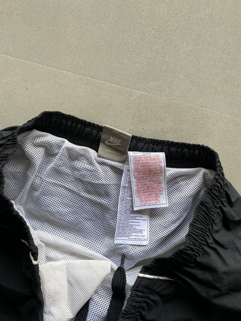 NIKE SHORTS - S