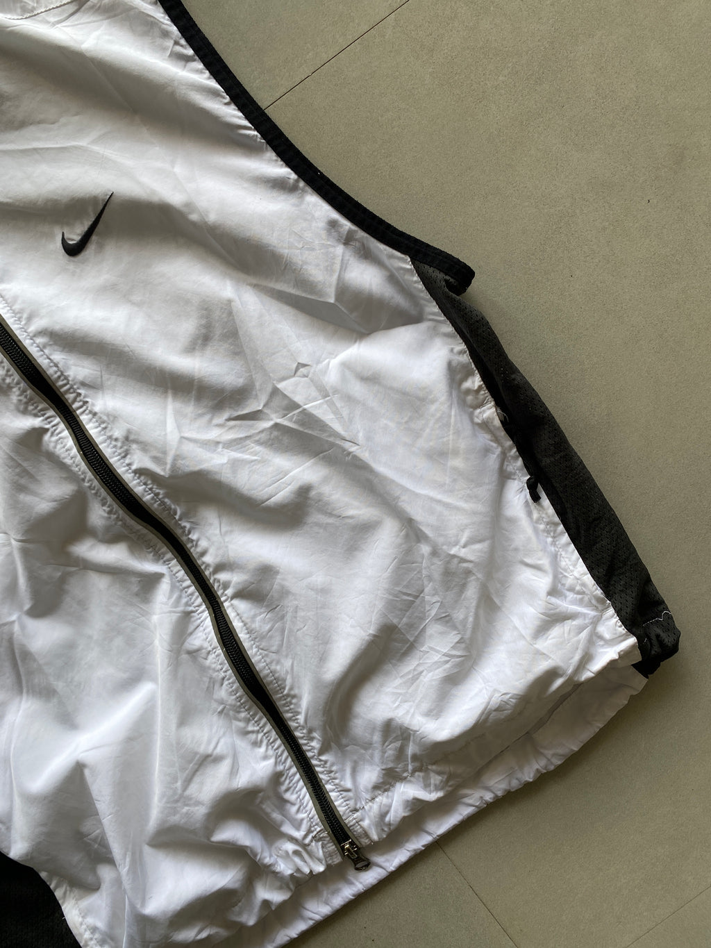 90S NIKE SLEEVE LESS JACKET - L