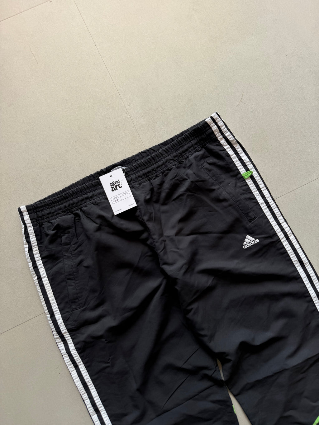 ADIDAS STRIPED TRACK PANT137 - XL
