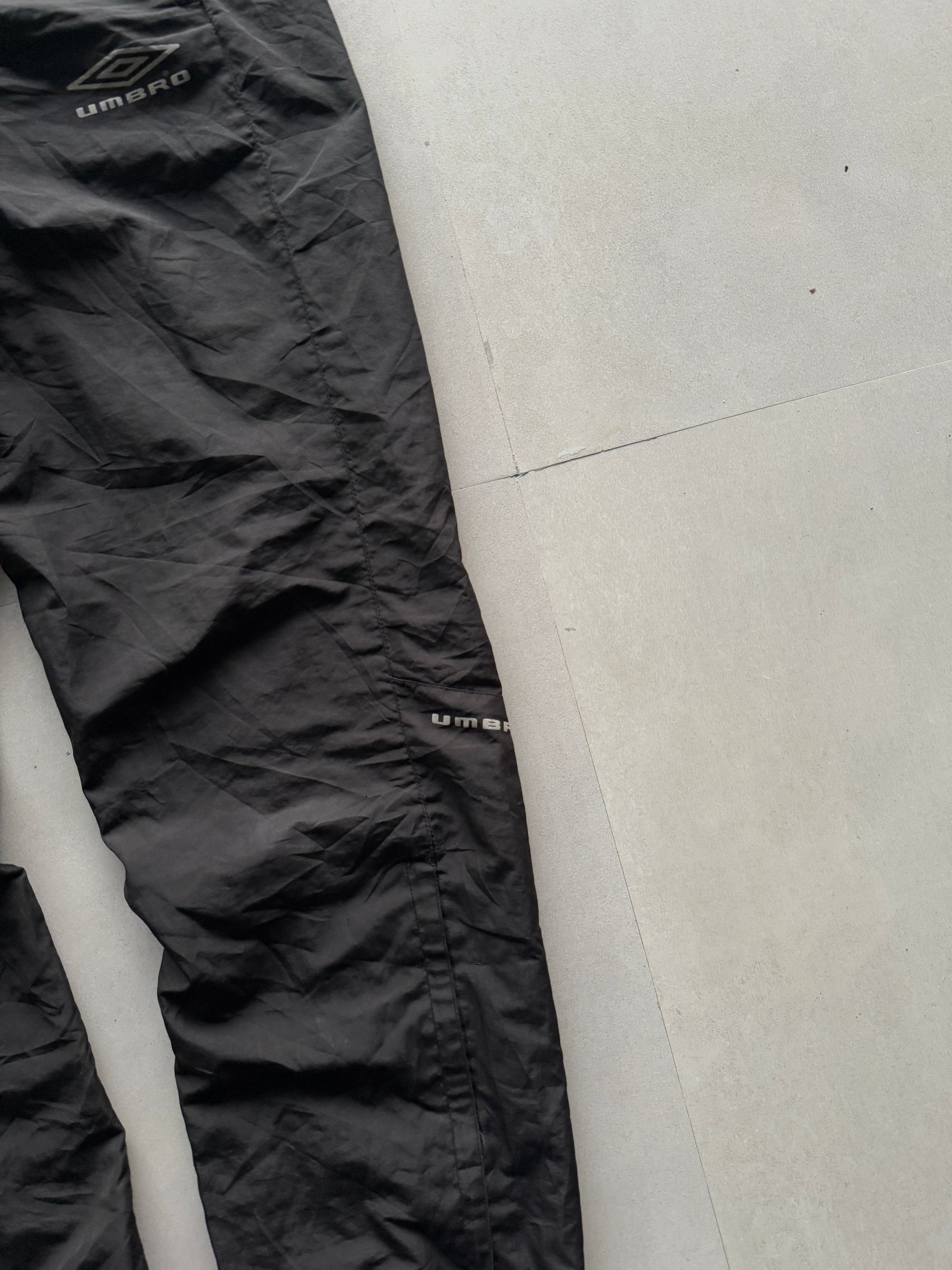 VINTAGE UMBRO TRACK PANTS - M