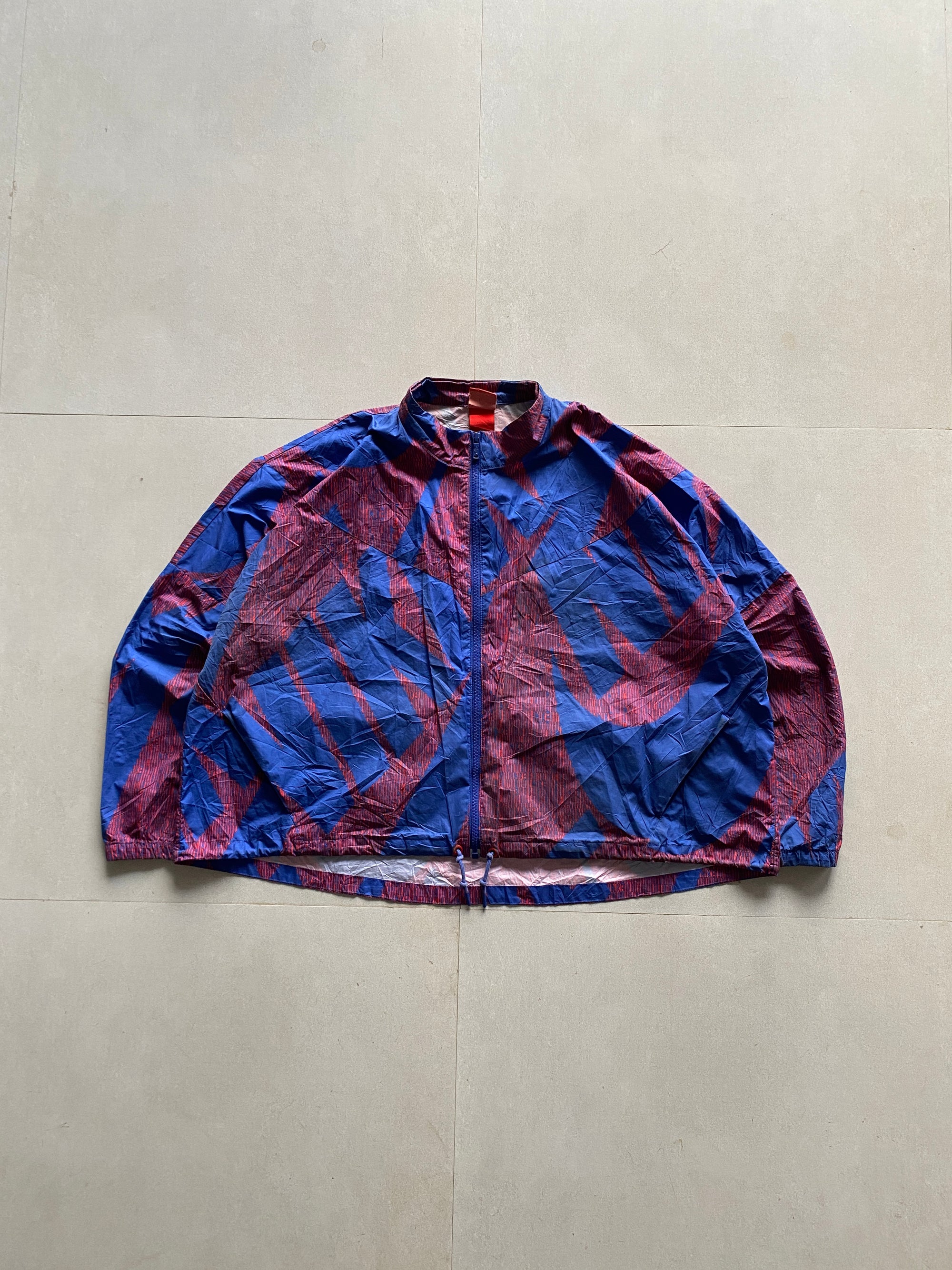 NIKE SPELL OUT WOMENS CROPPED JACKET - L