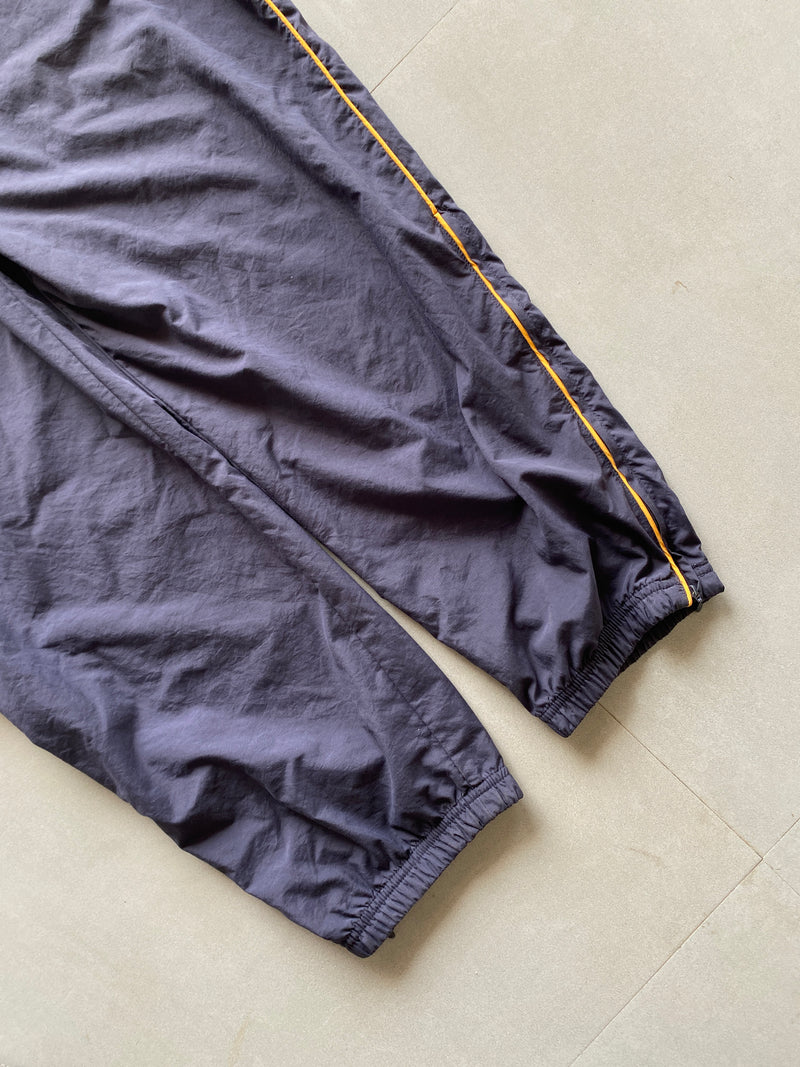 VINTAGE NIKE TRACK PANT - M