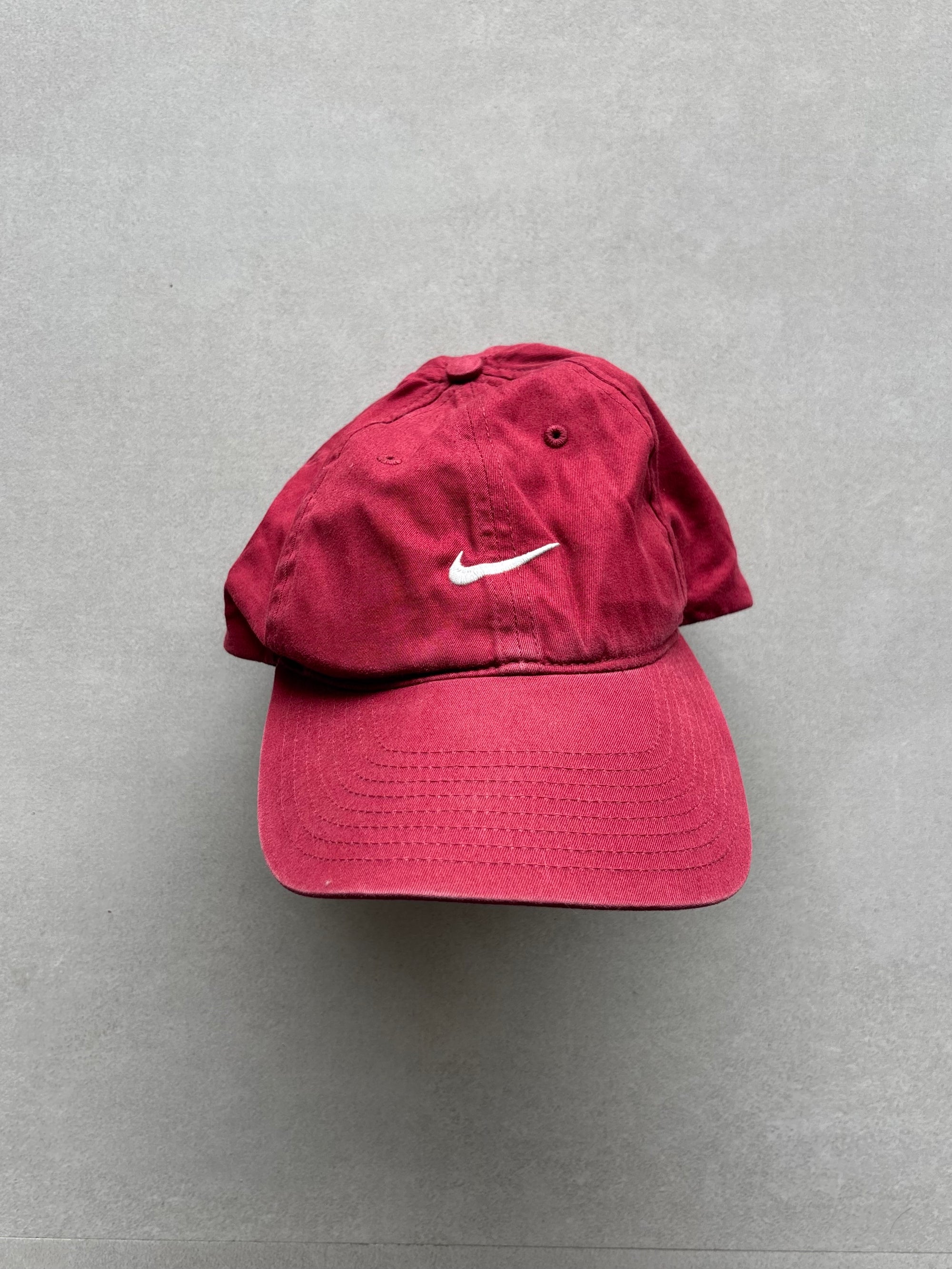 NIKE RED CAP