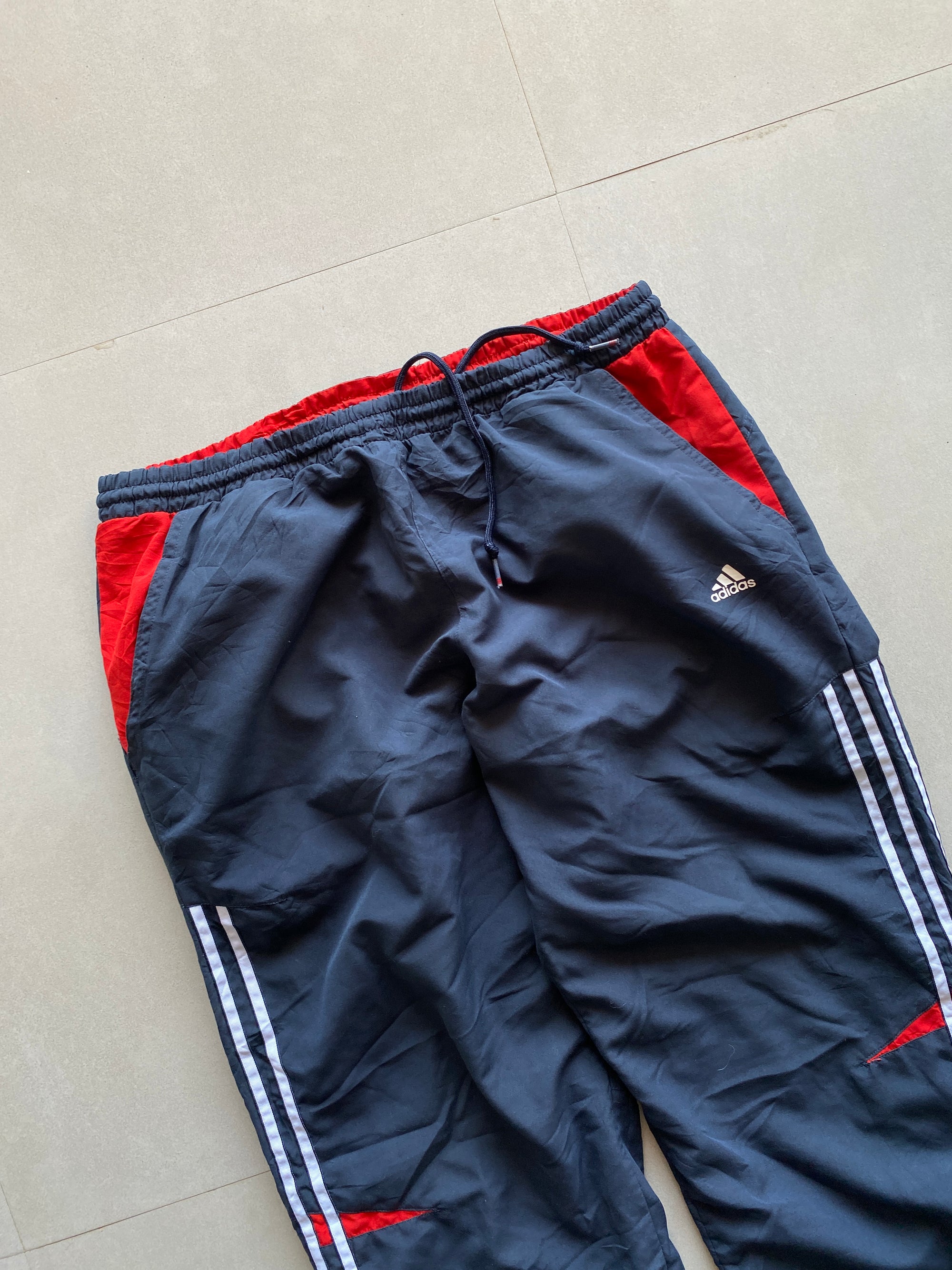 ADIDAS STRIPED TRACK PANT - S