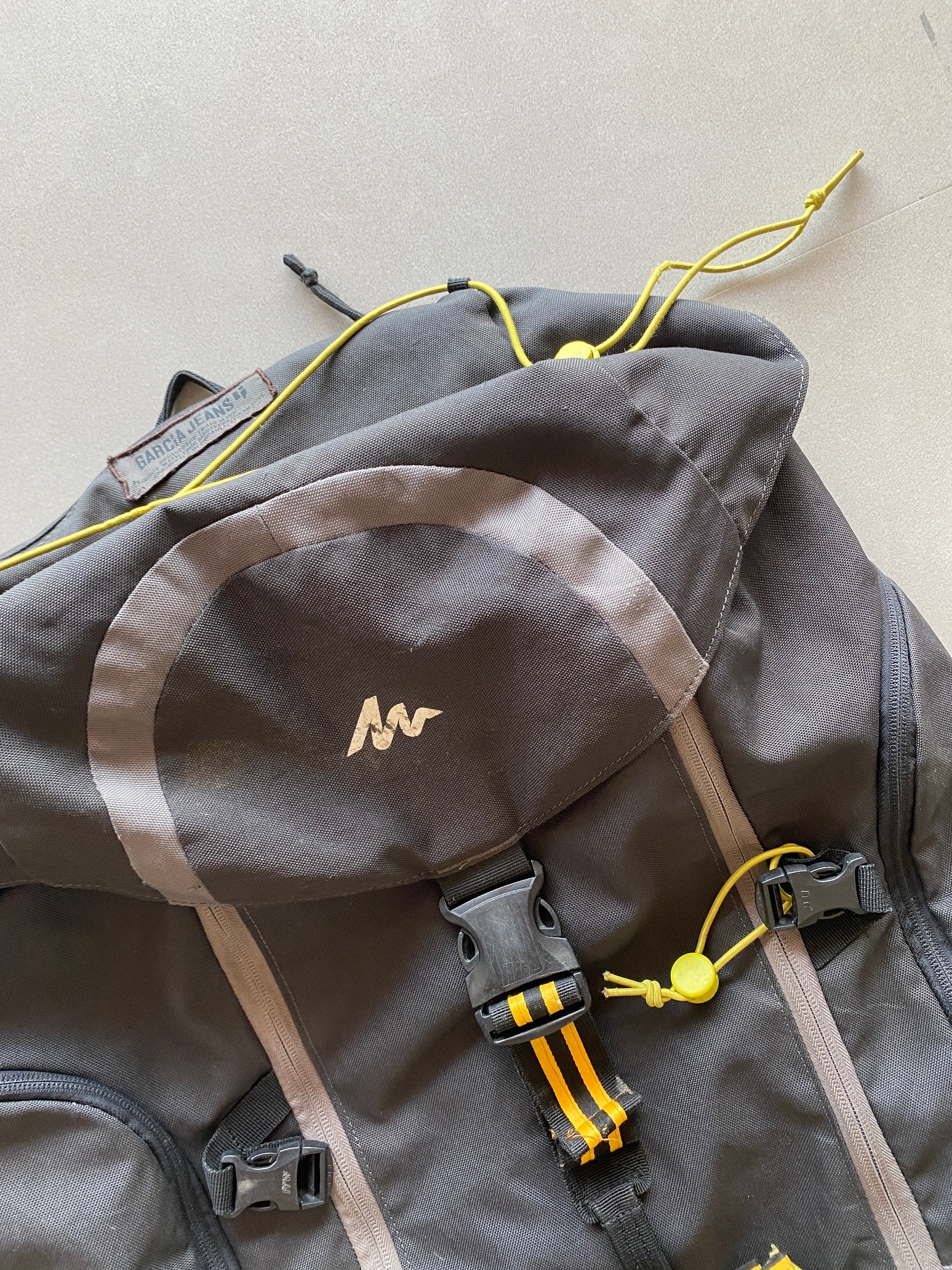 QUECHUA FORCLAZ 70 TRAVEL BAG