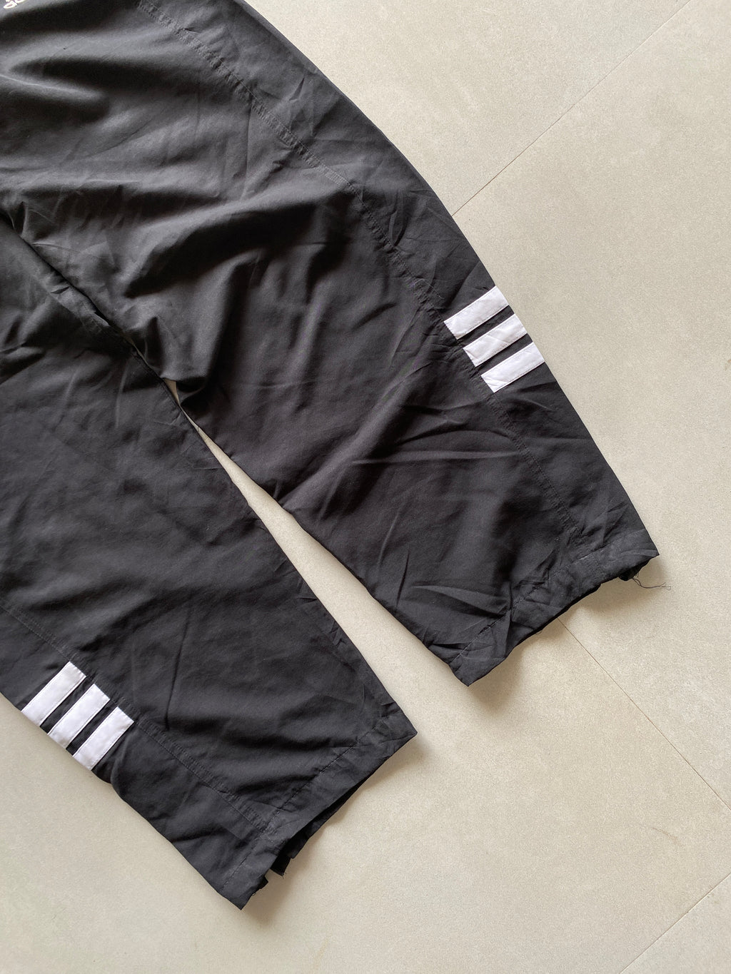 ADIDAS STRIPED TRACK PANT - S