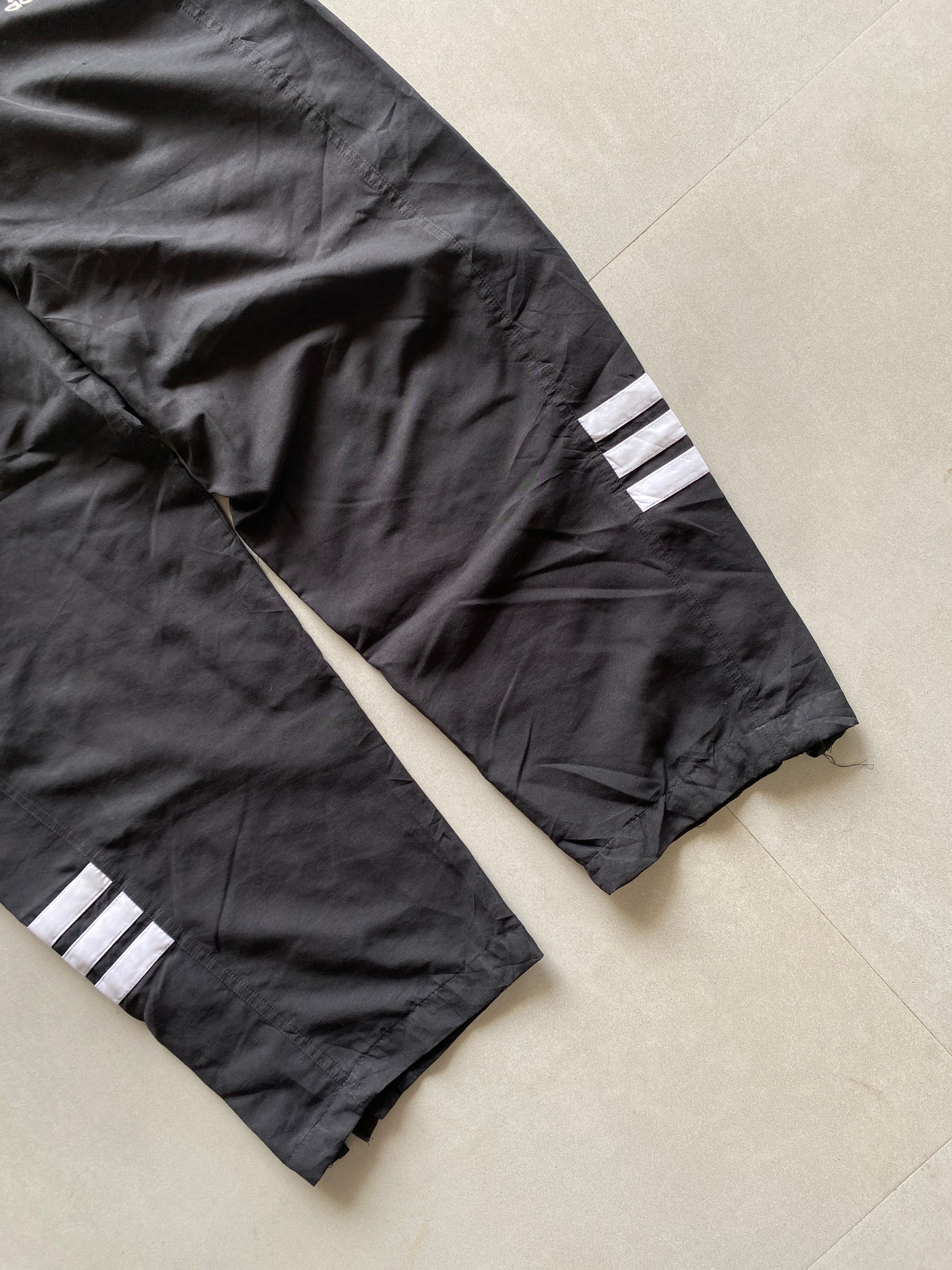 ADIDAS STRIPED TRACK PANT - S